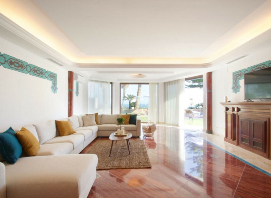 Resale - House -
The Golden Mile
