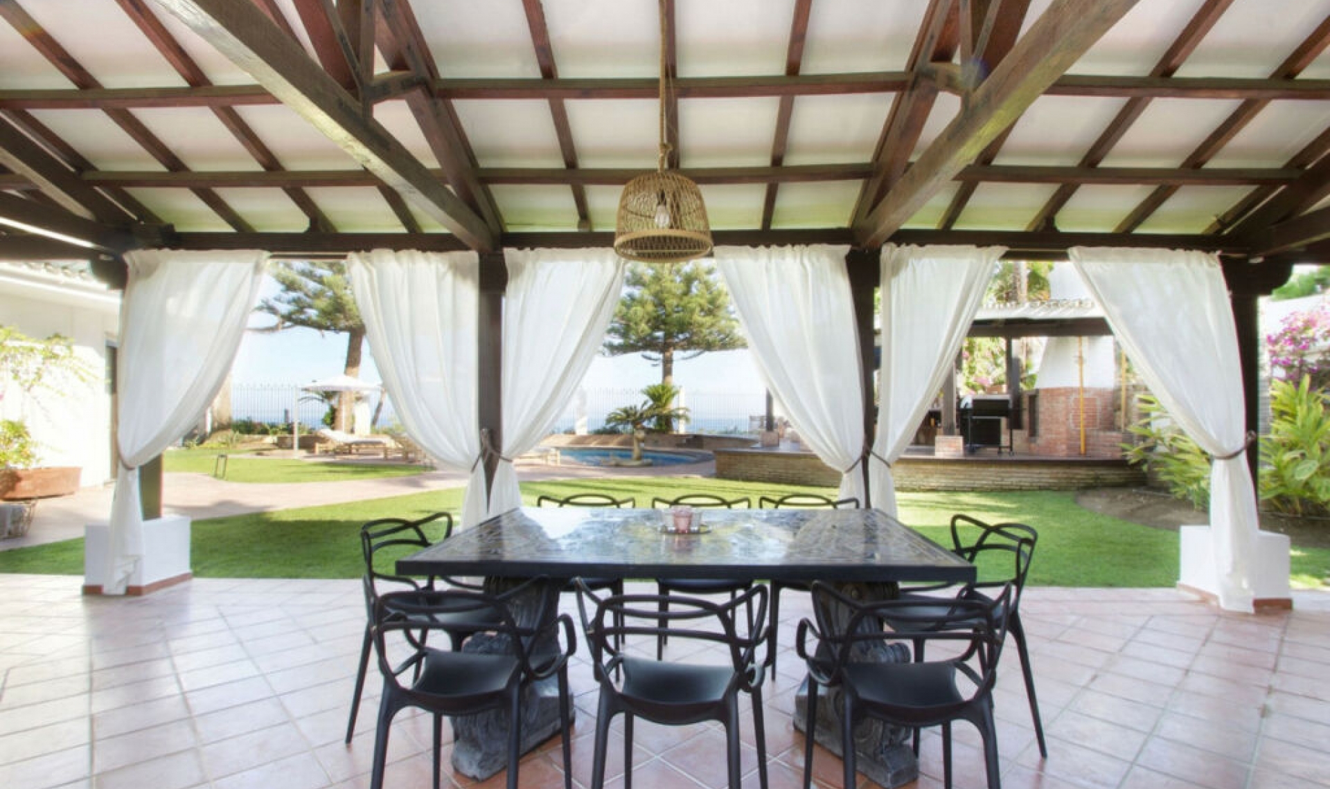 Resale - House -
The Golden Mile