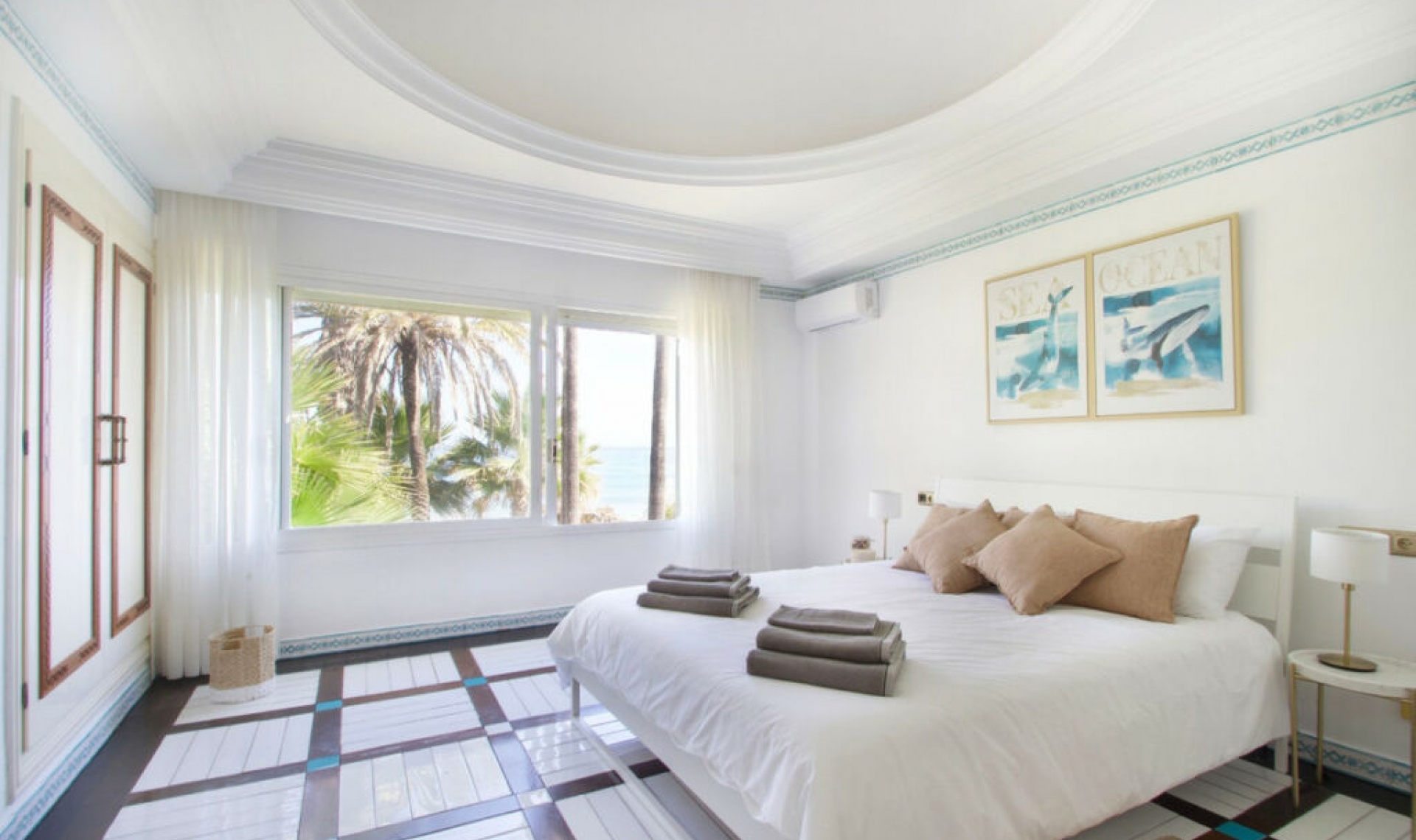 Resale - House -
The Golden Mile