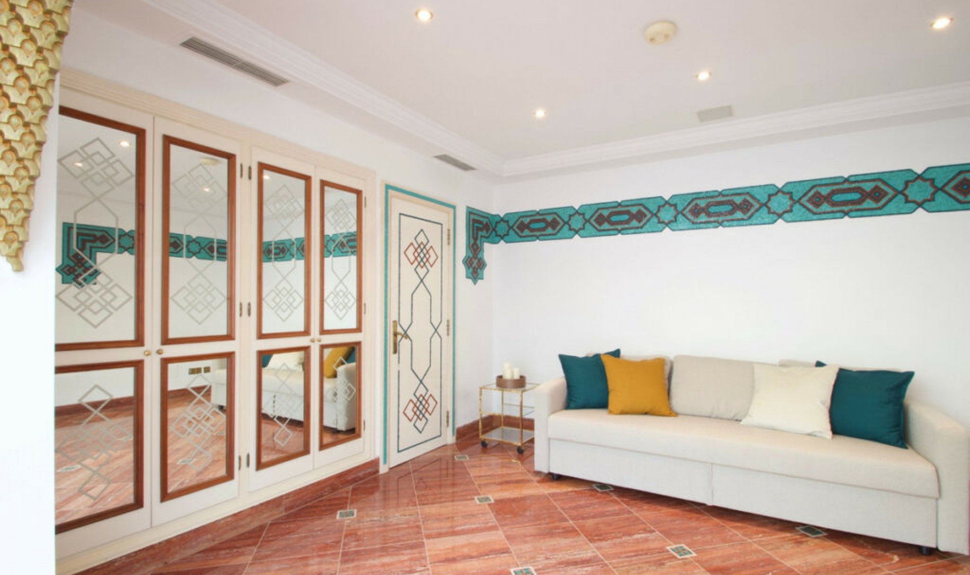 Resale - House -
The Golden Mile