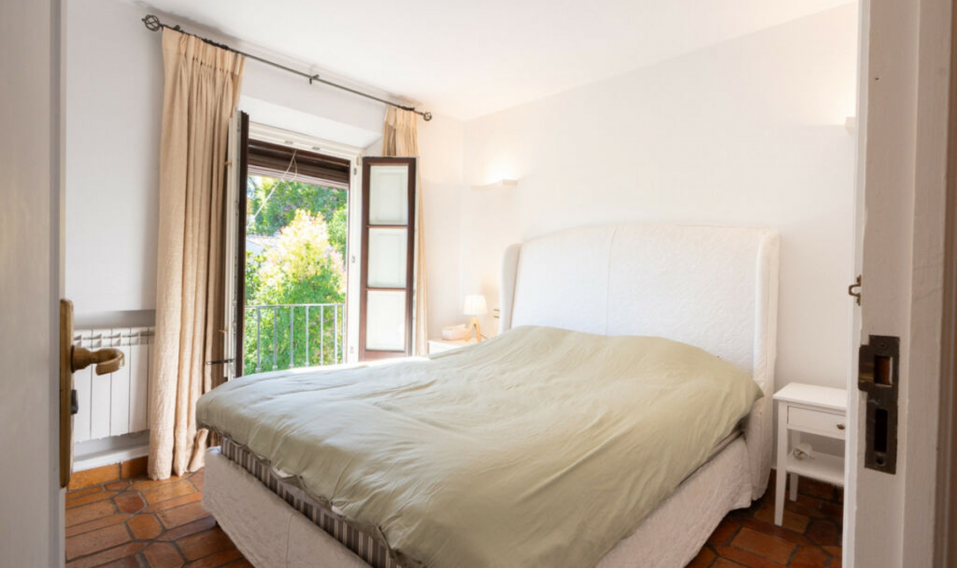 Resale - House -
The Golden Mile
