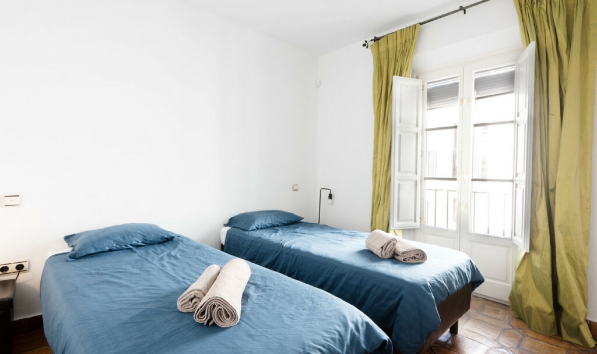 Resale - House -
The Golden Mile