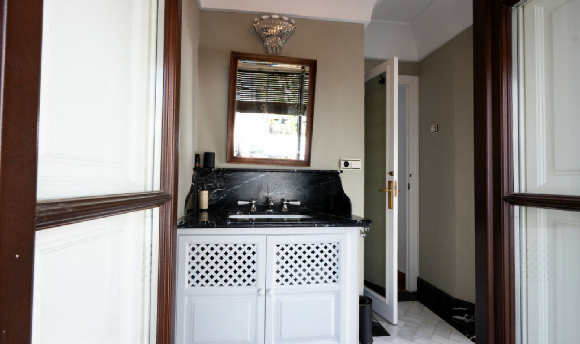 Resale - House -
The Golden Mile
