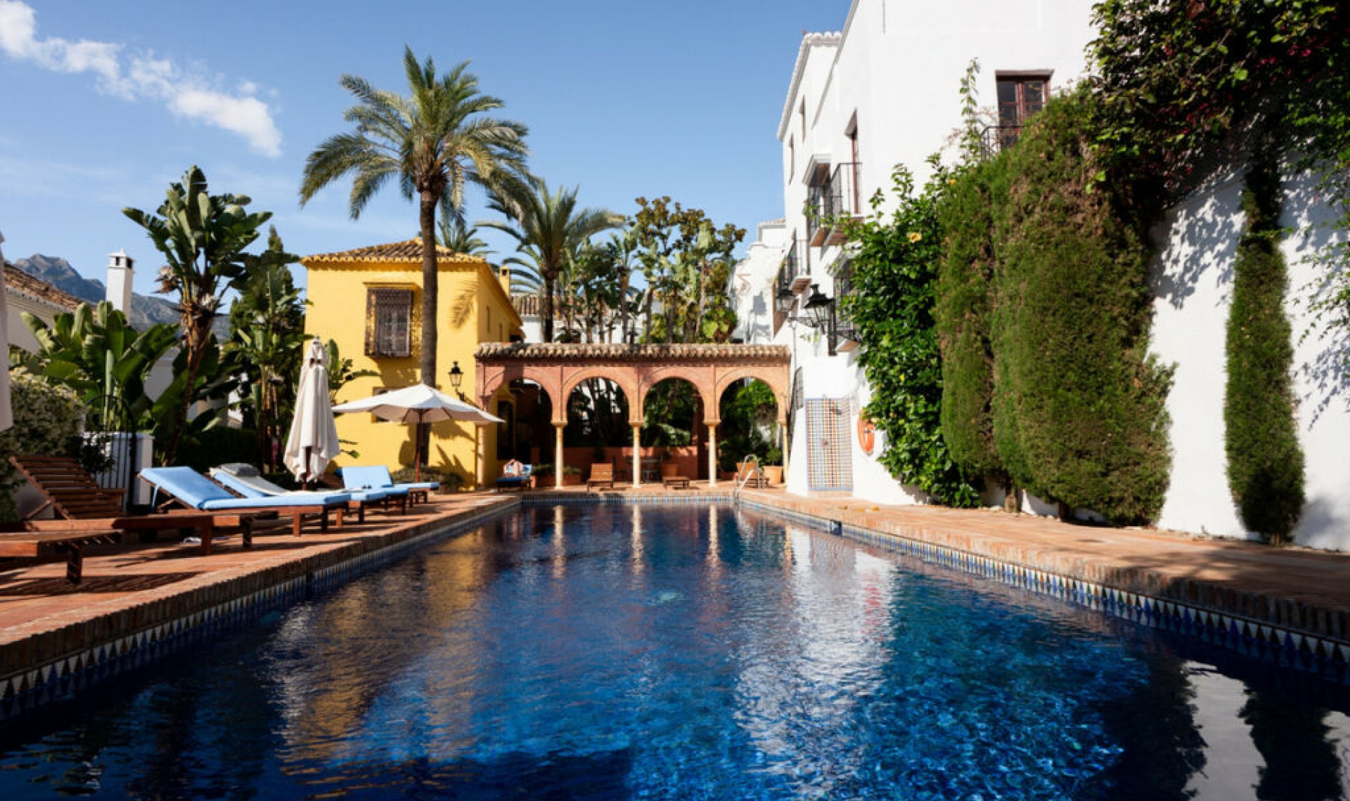 Resale - House -
The Golden Mile