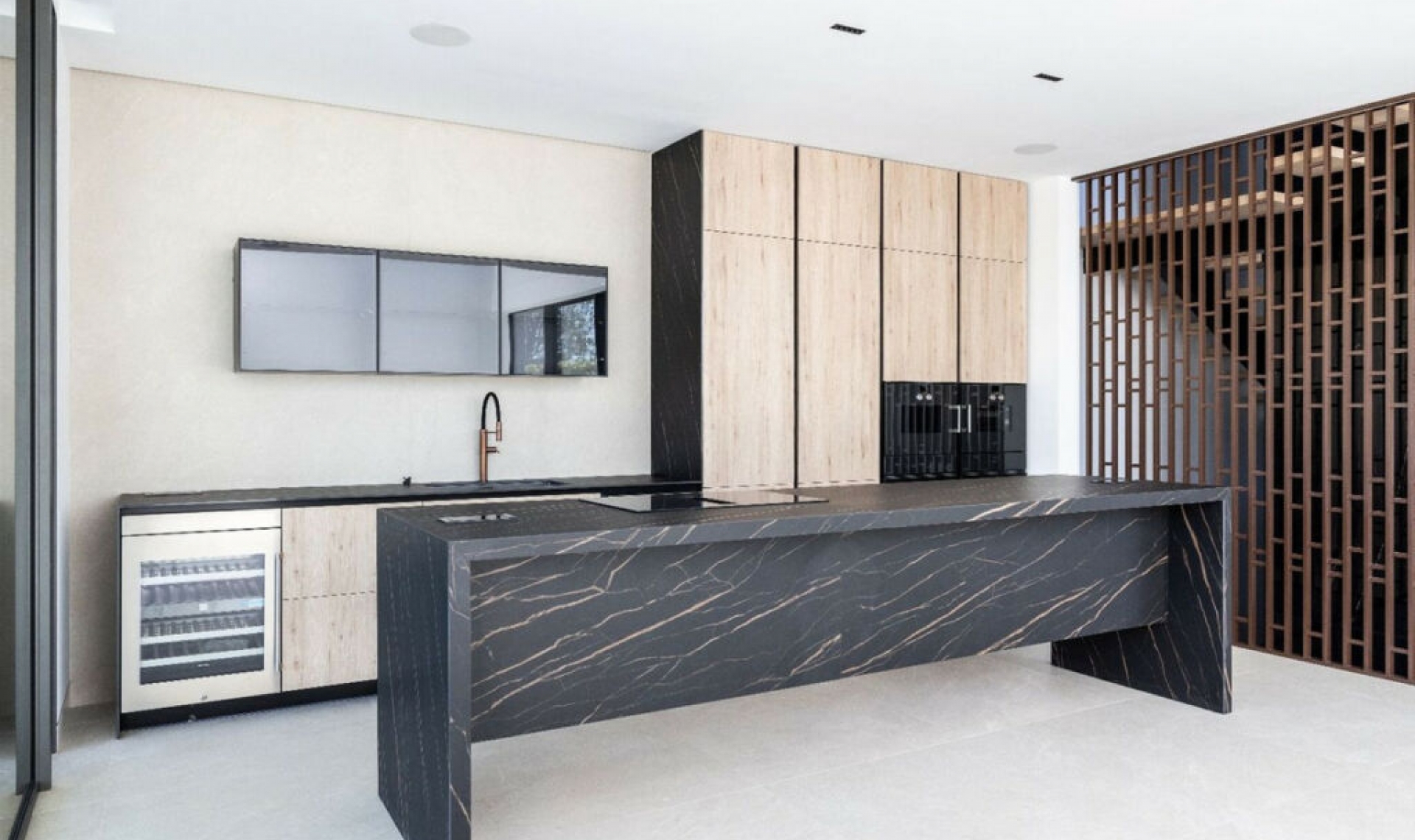 Resale - House -
The Golden Mile