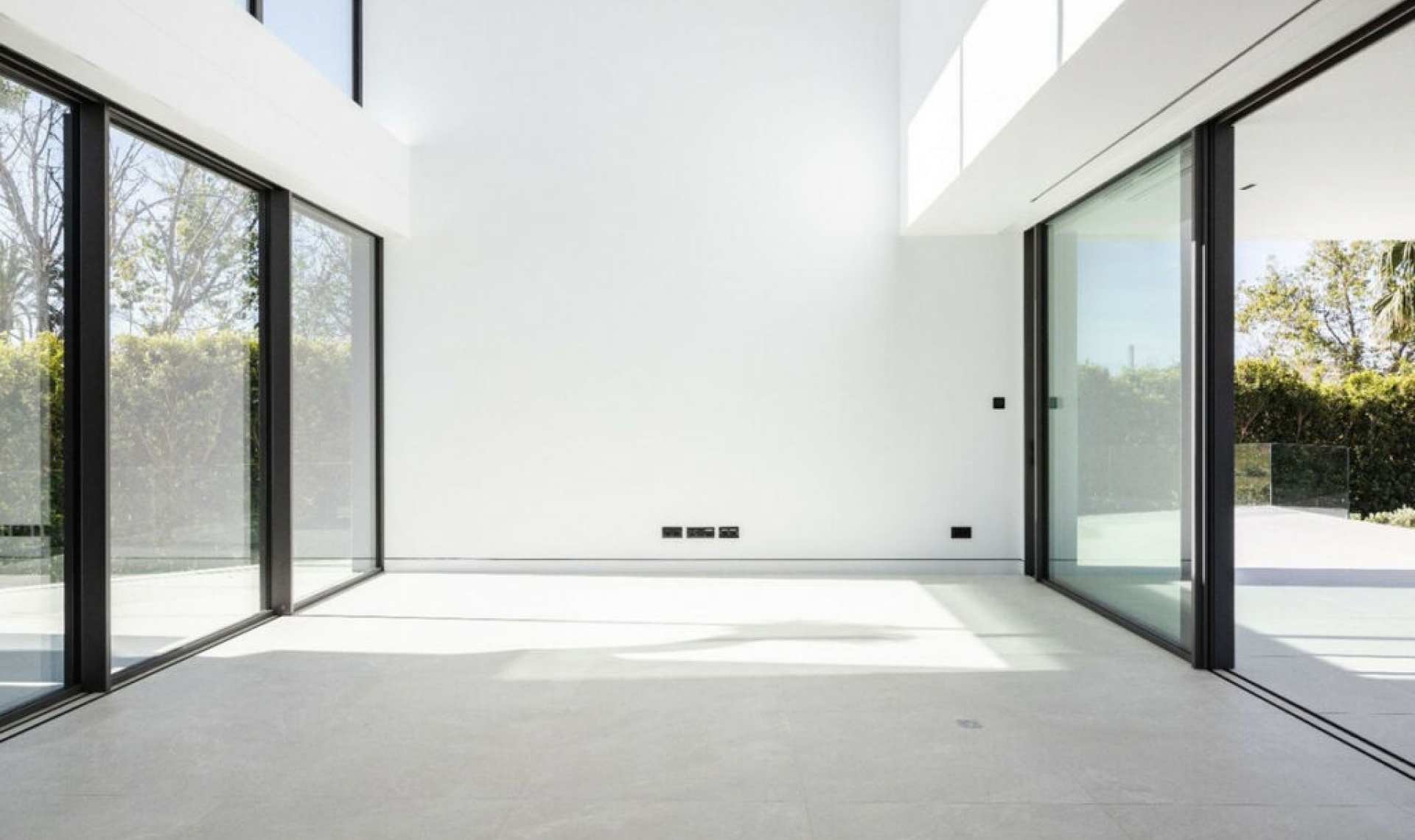 Resale - House -
The Golden Mile