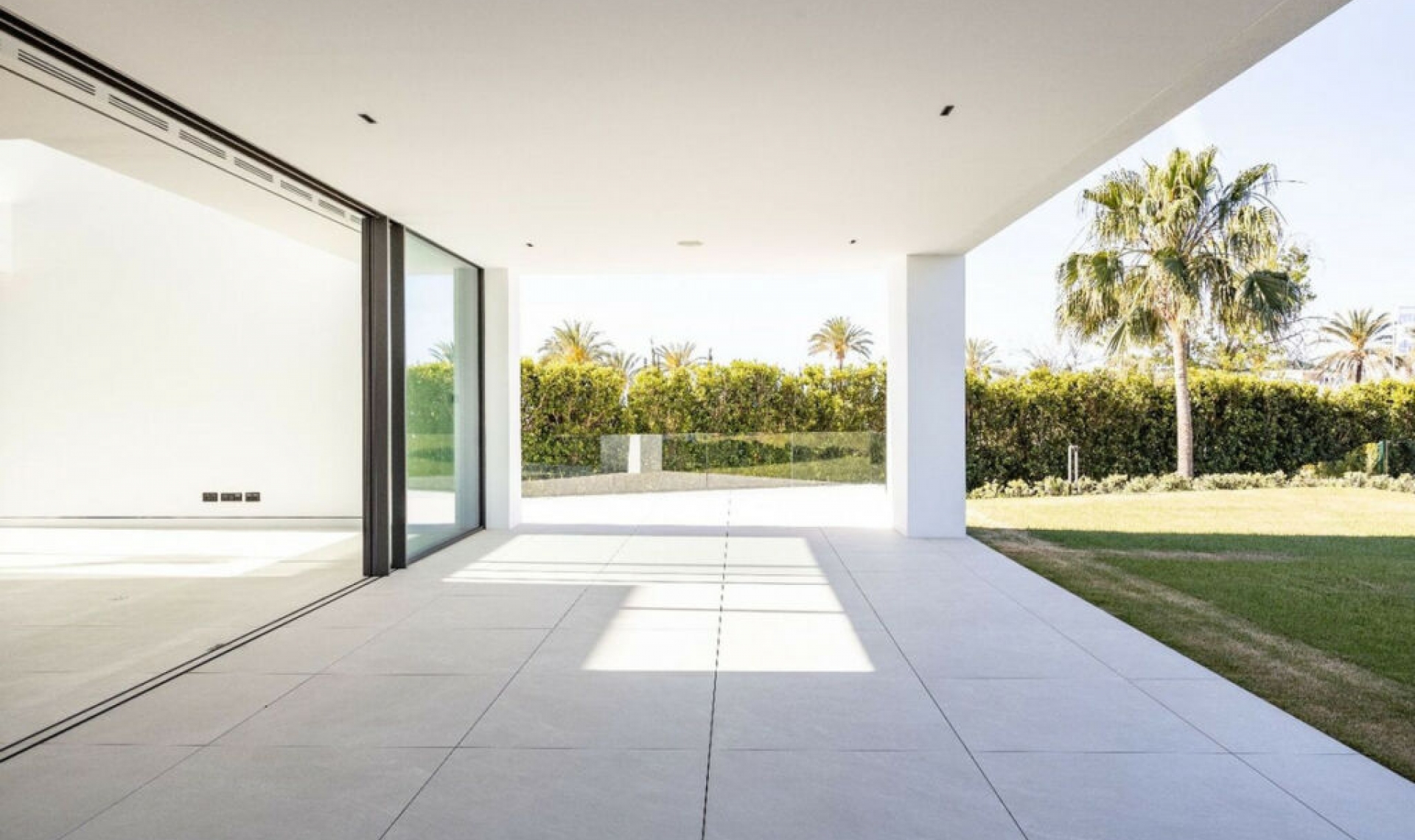 Resale - House -
The Golden Mile