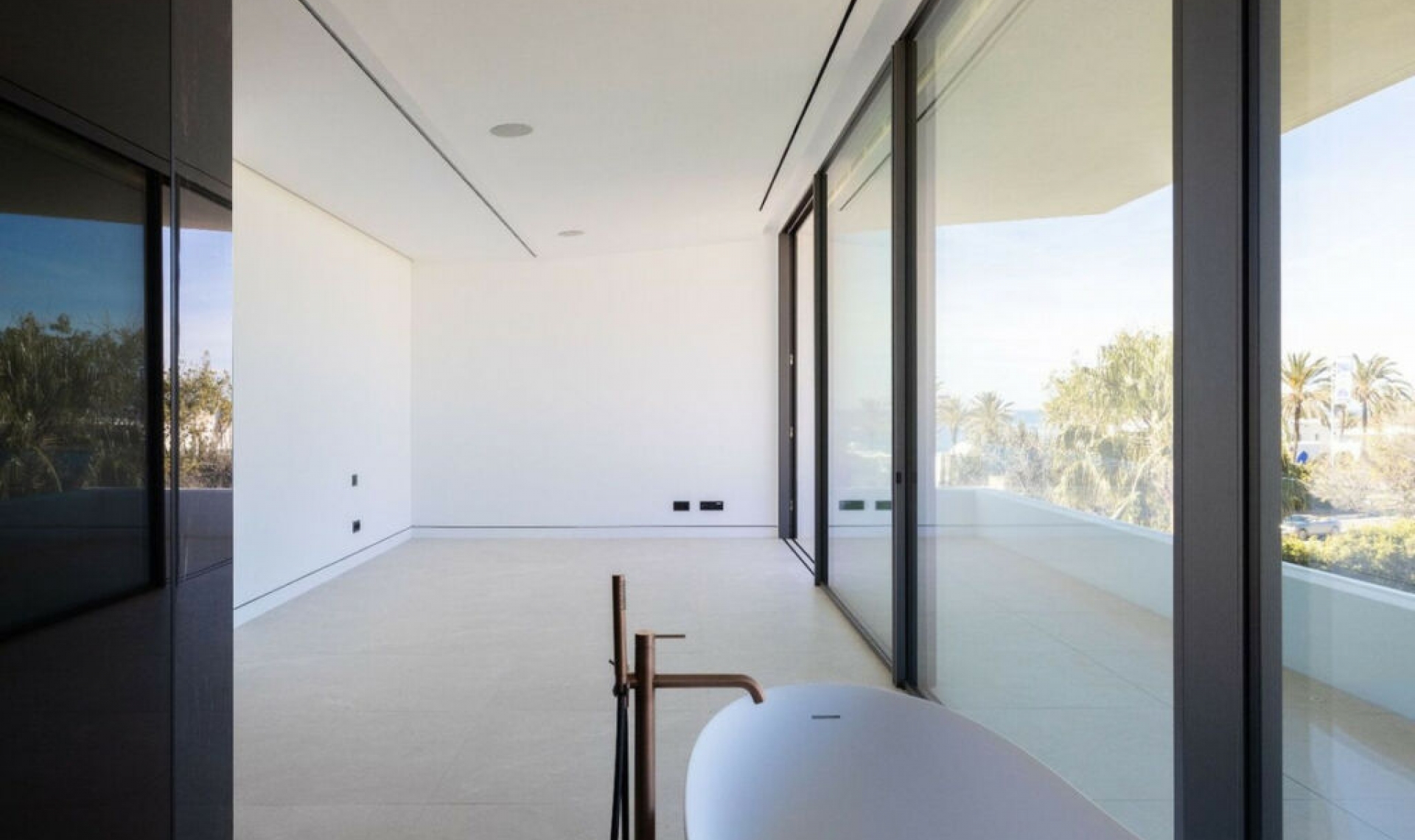 Resale - House -
The Golden Mile