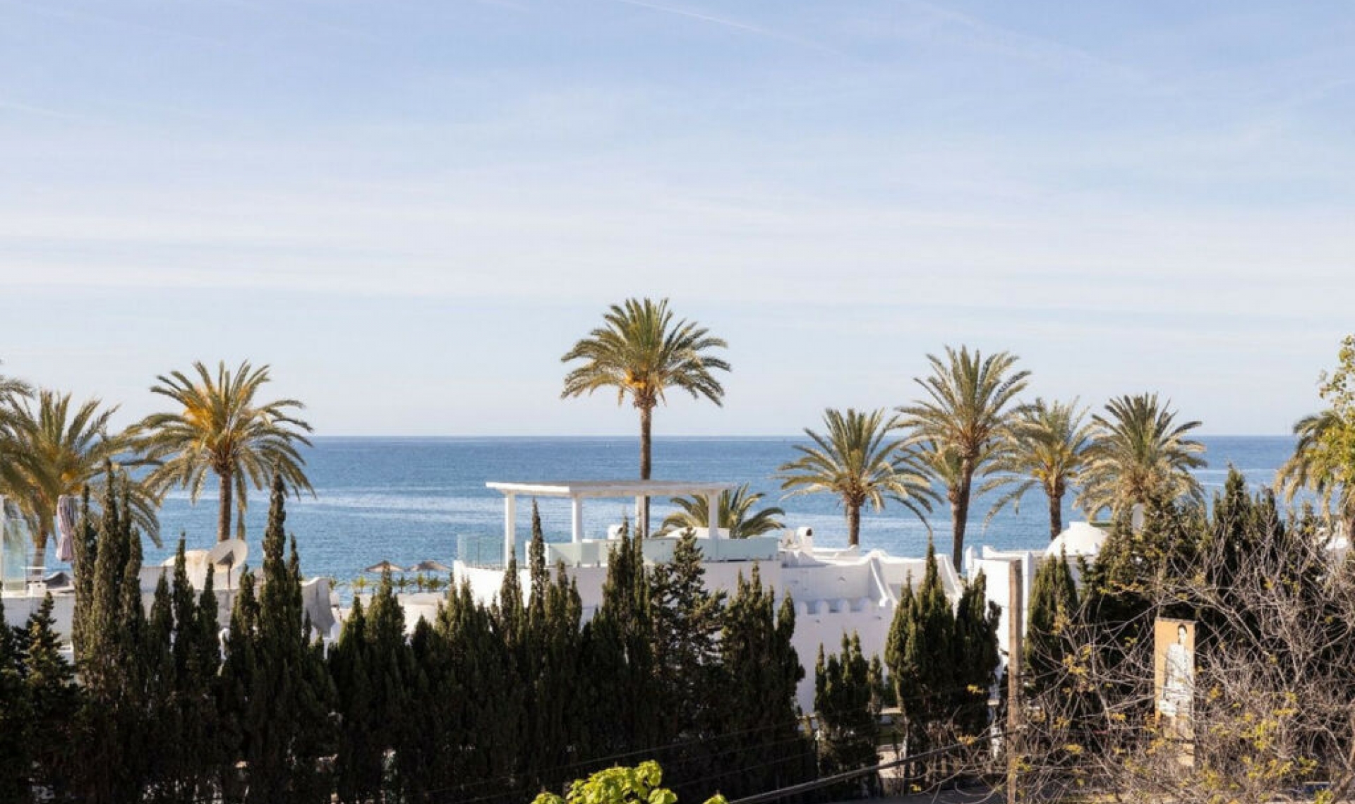 Resale - House -
The Golden Mile