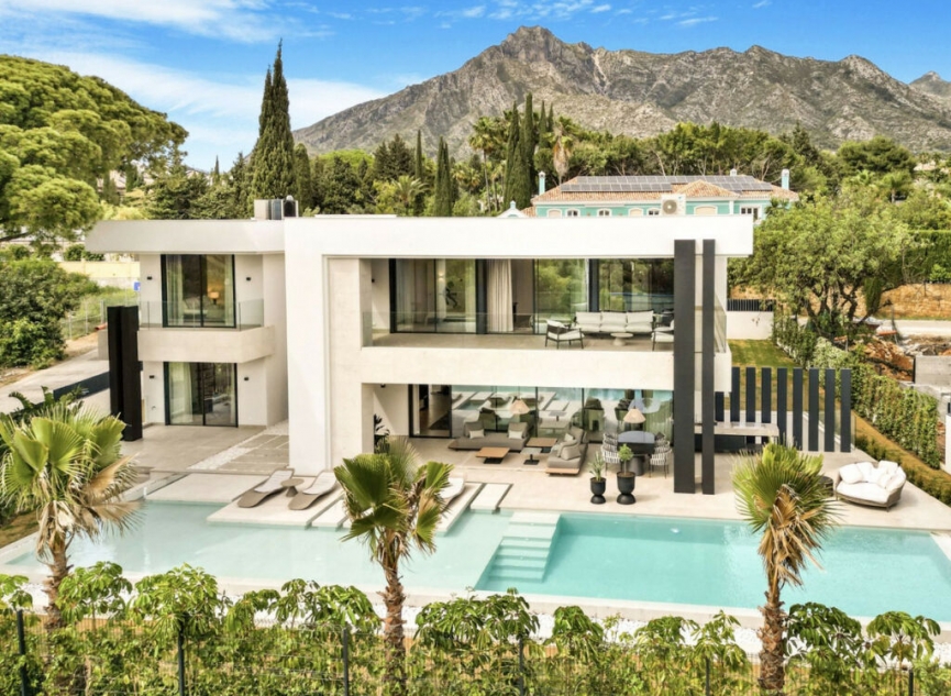 Resale - House -
The Golden Mile