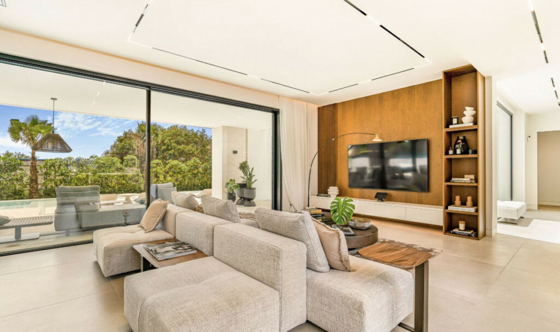 Resale - House -
The Golden Mile