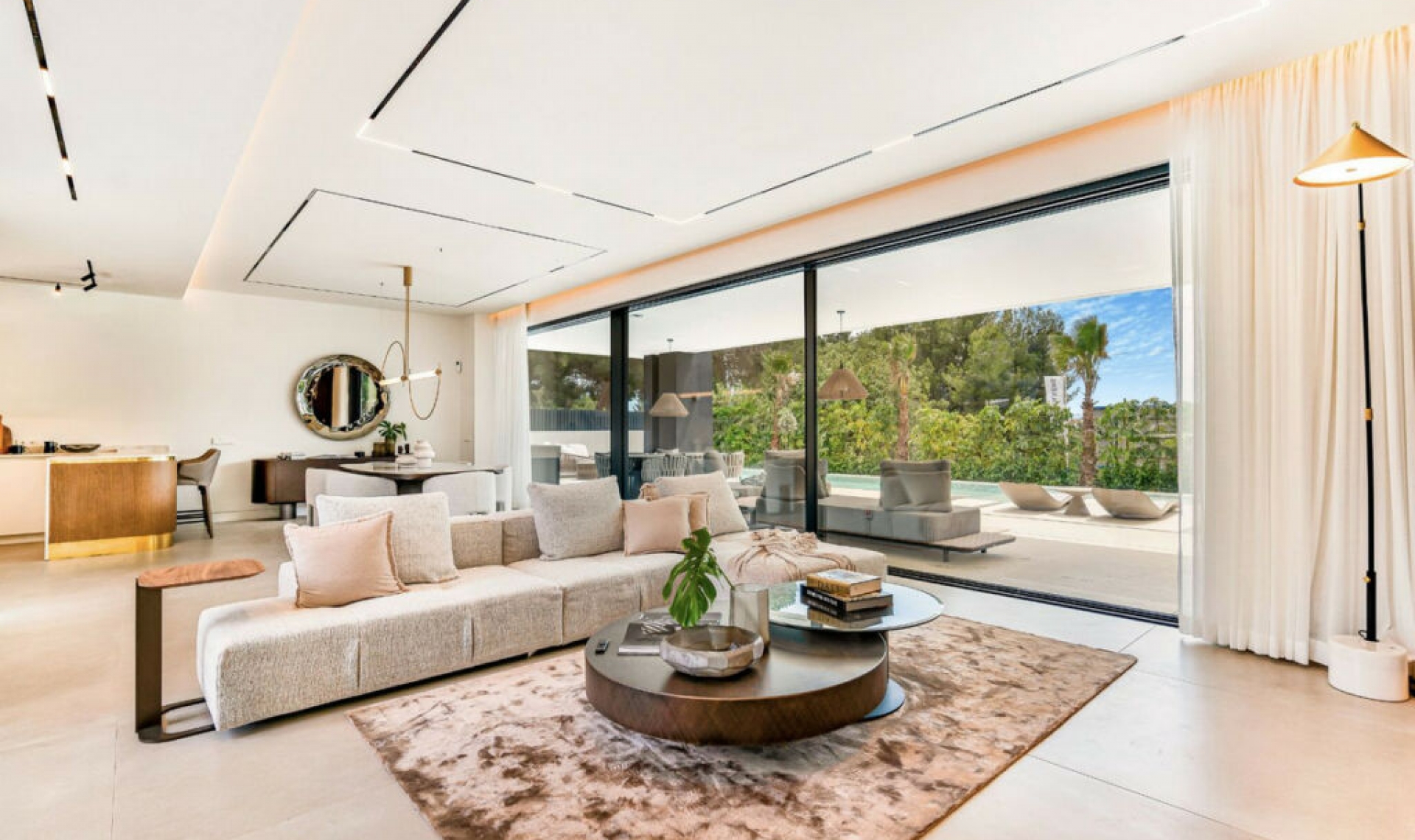 Resale - House -
The Golden Mile