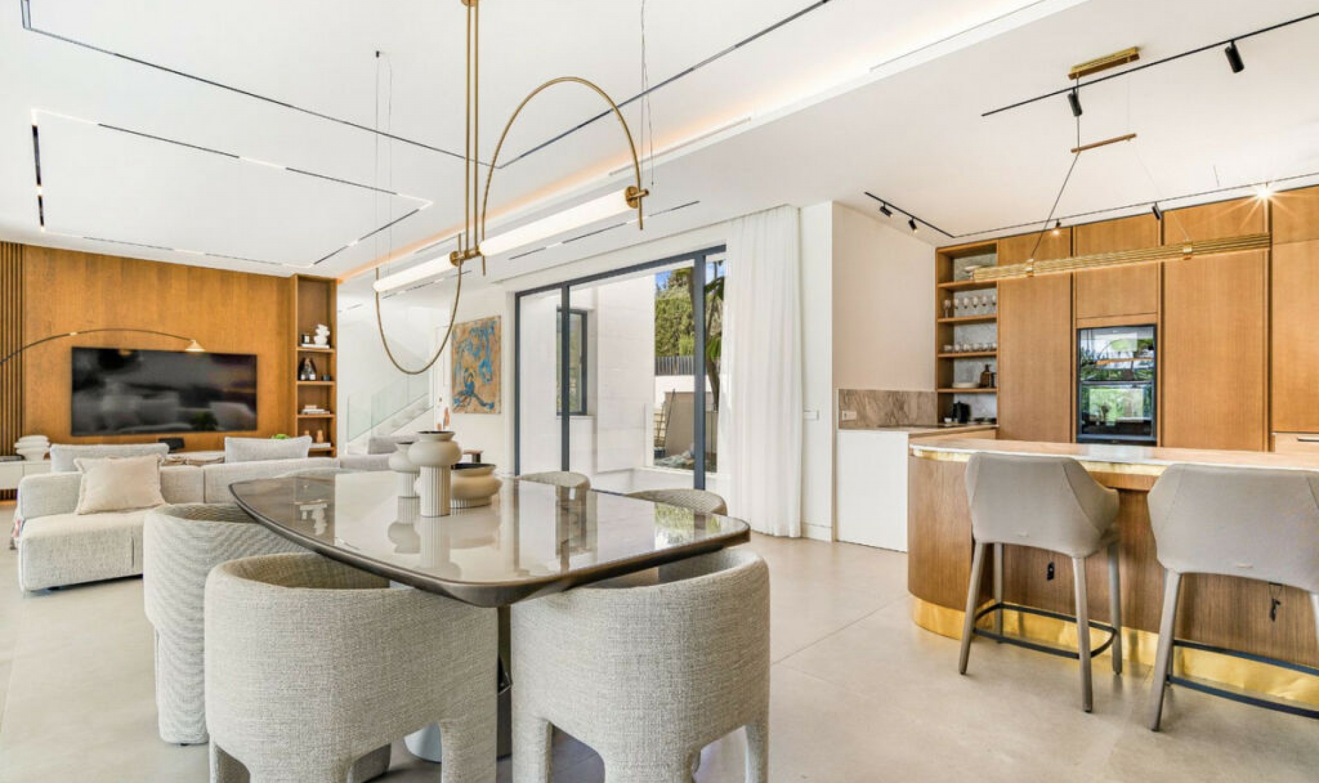 Resale - House -
The Golden Mile