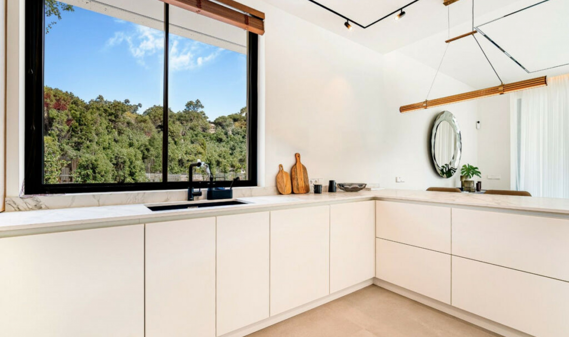 Resale - House -
The Golden Mile