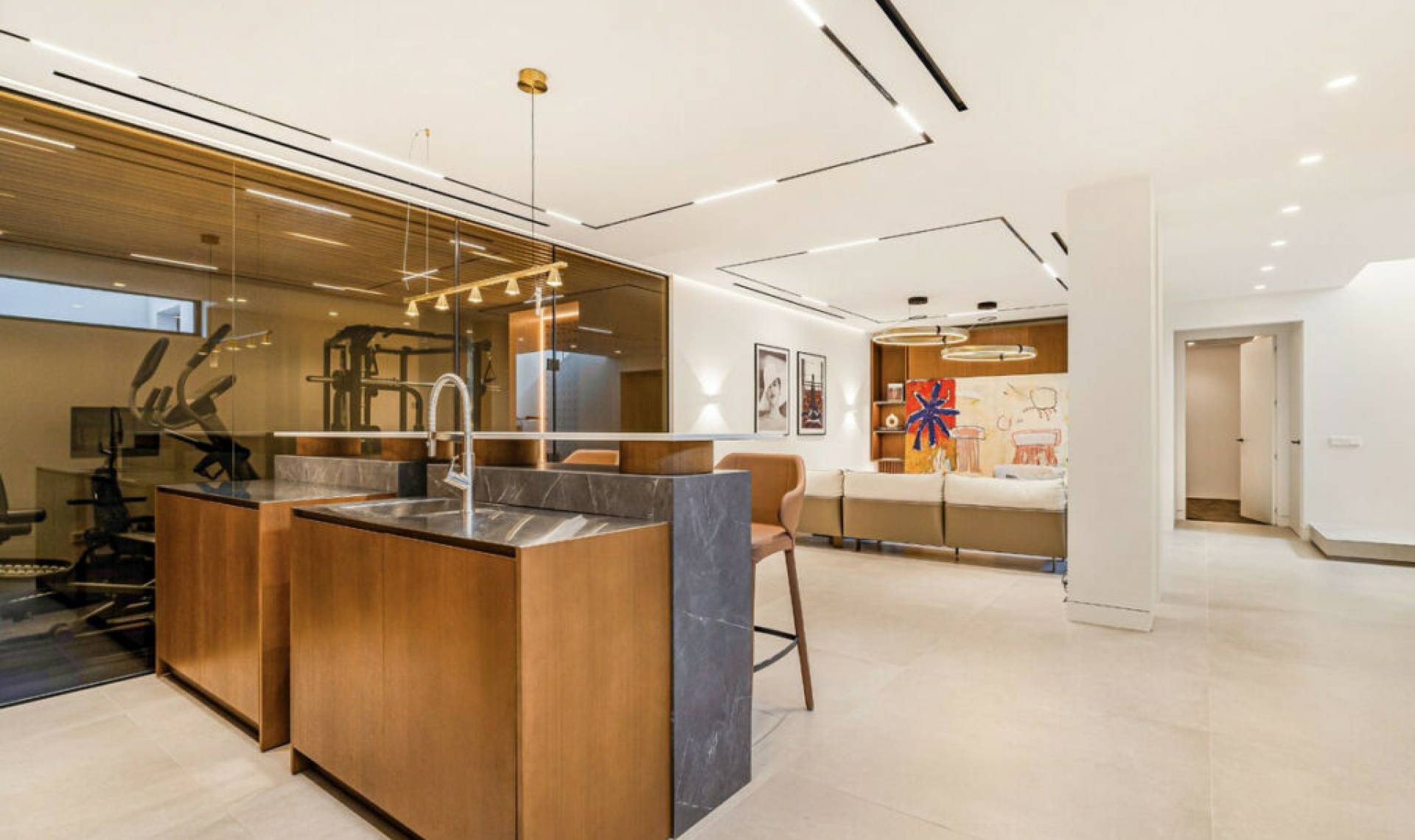 Resale - House -
The Golden Mile