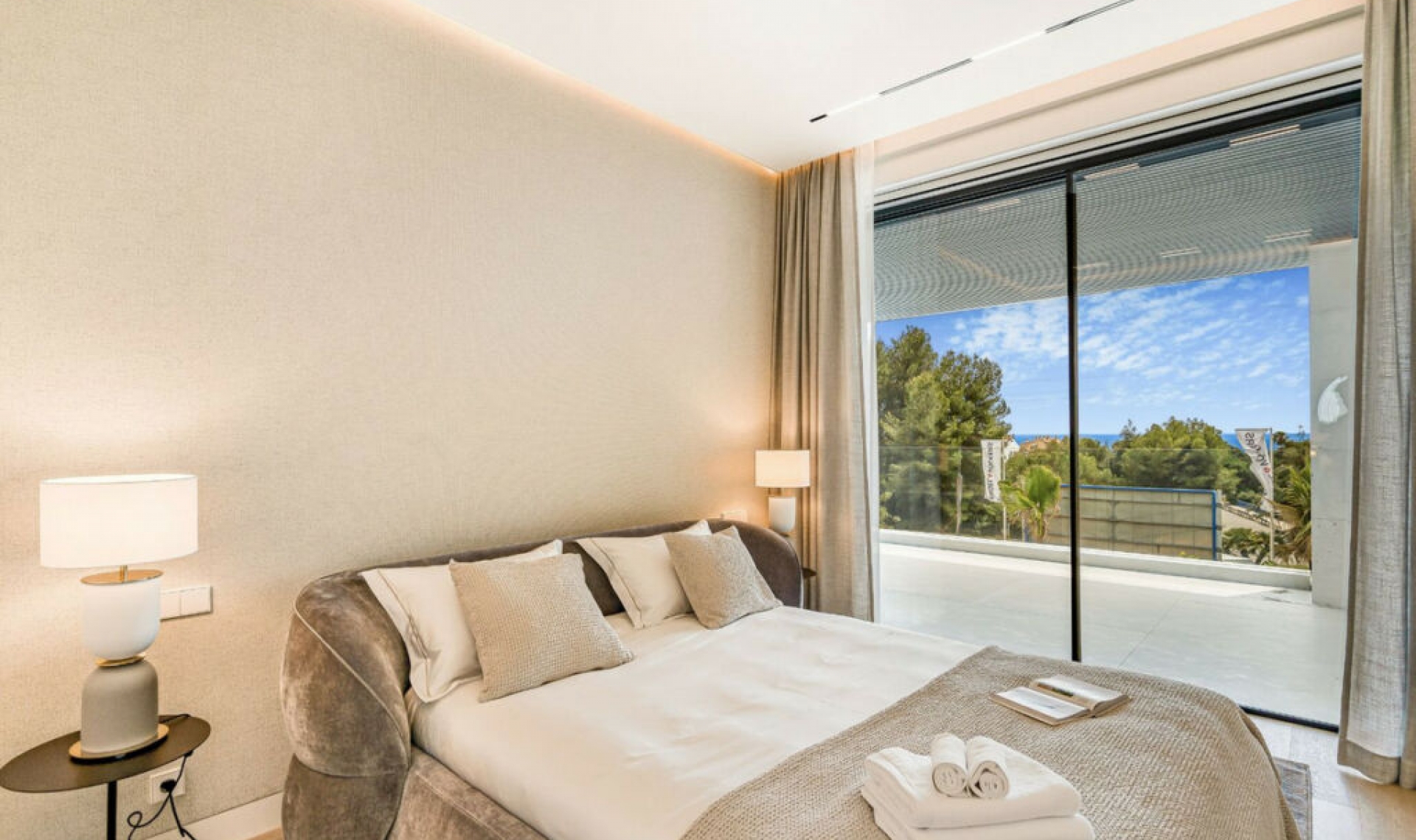 Resale - House -
The Golden Mile