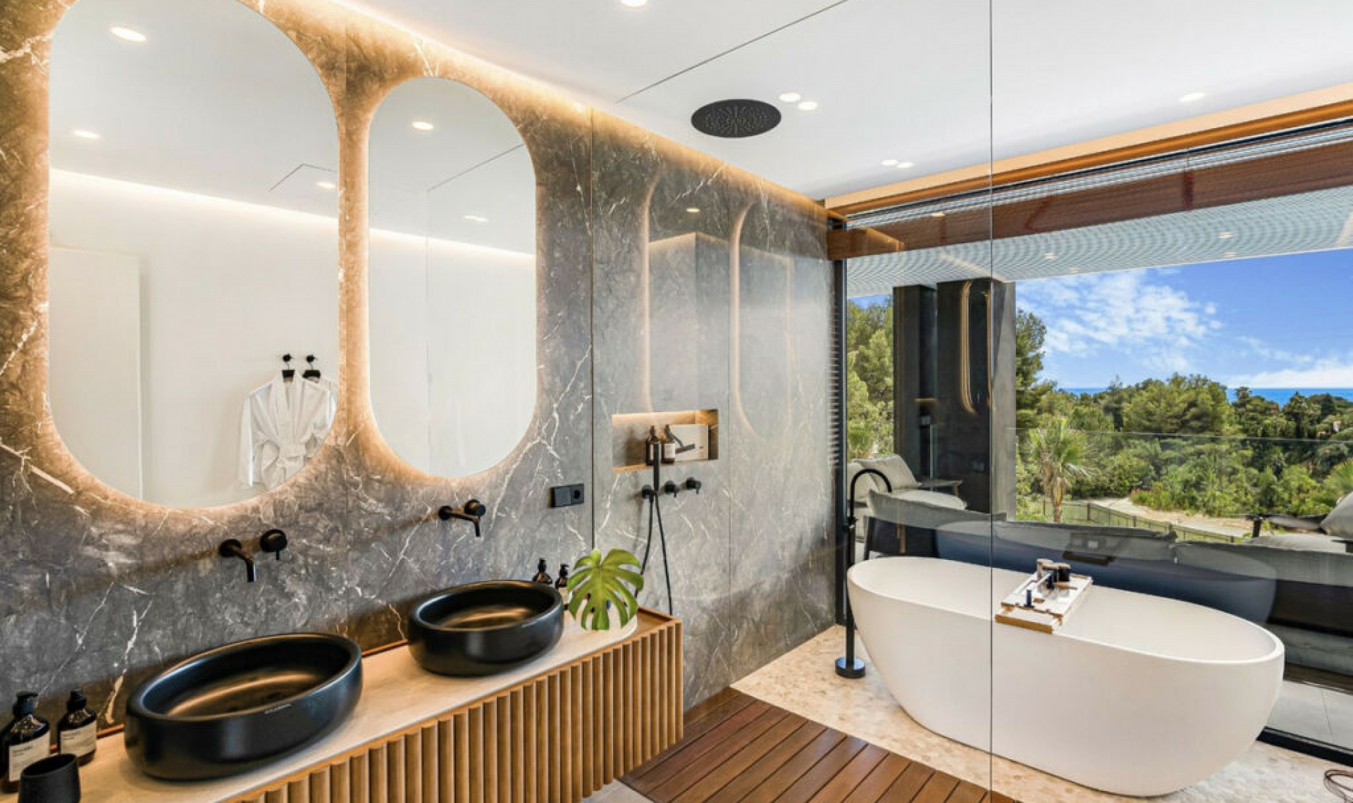 Resale - House -
The Golden Mile