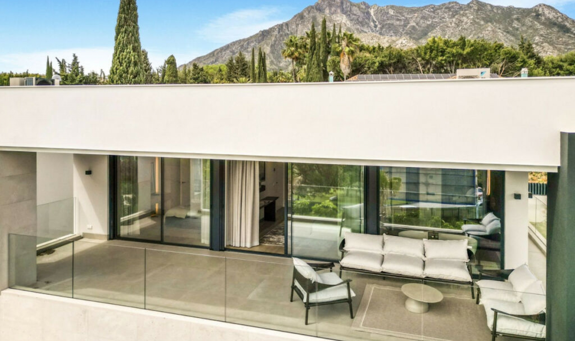 Resale - House -
The Golden Mile