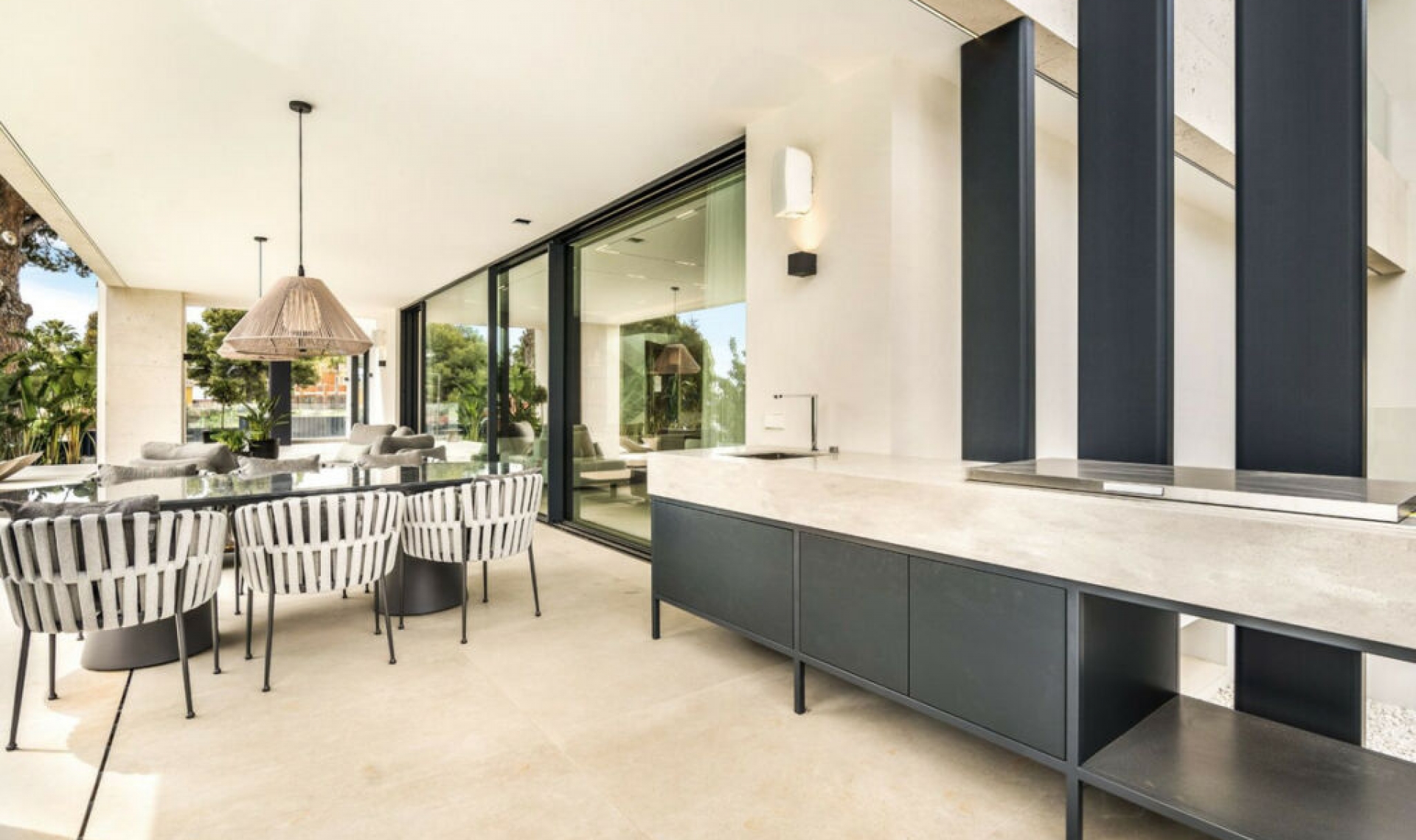 Resale - House -
The Golden Mile