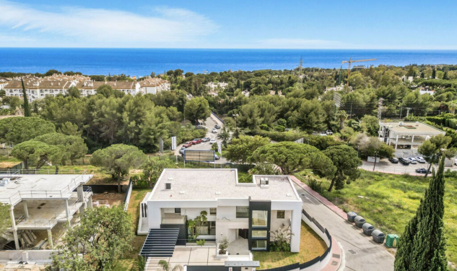 Resale - House -
The Golden Mile