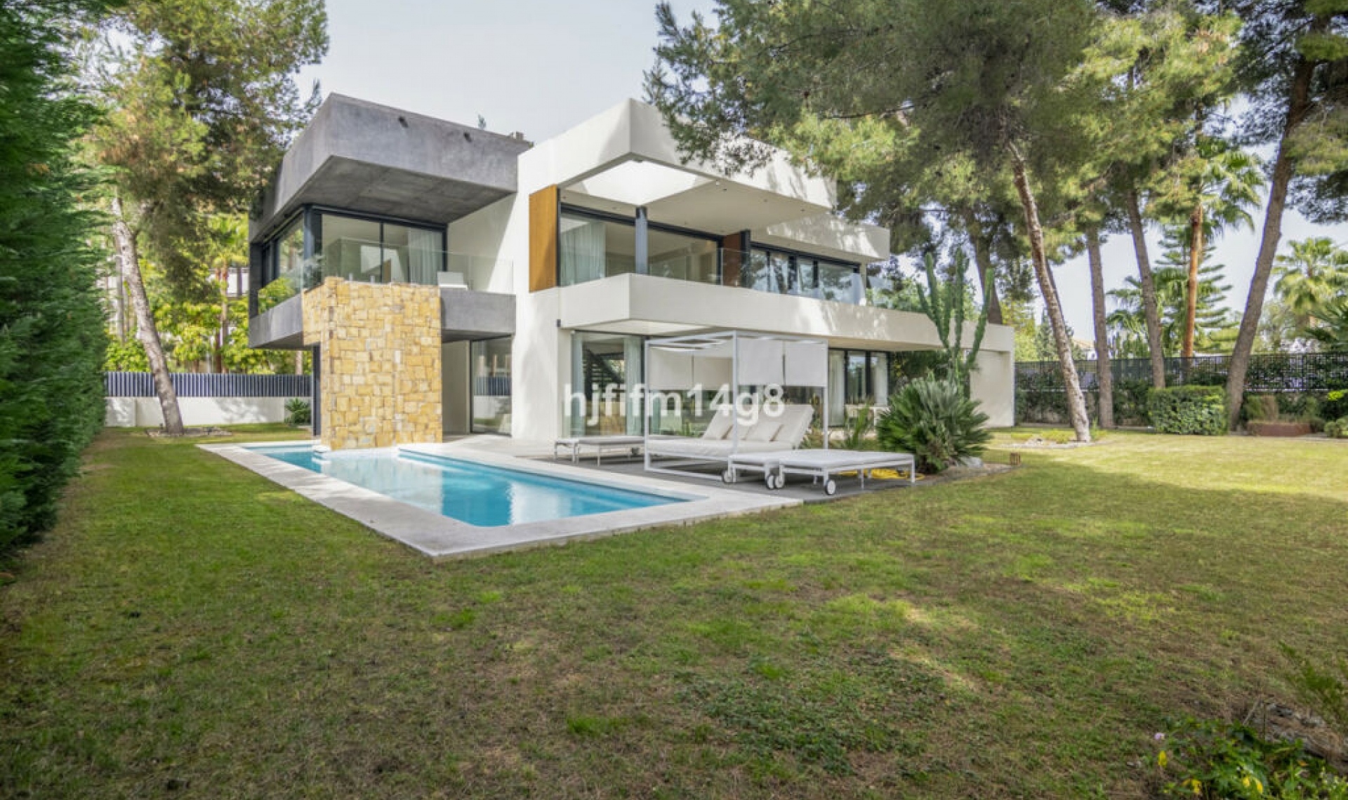 Resale - House -
The Golden Mile