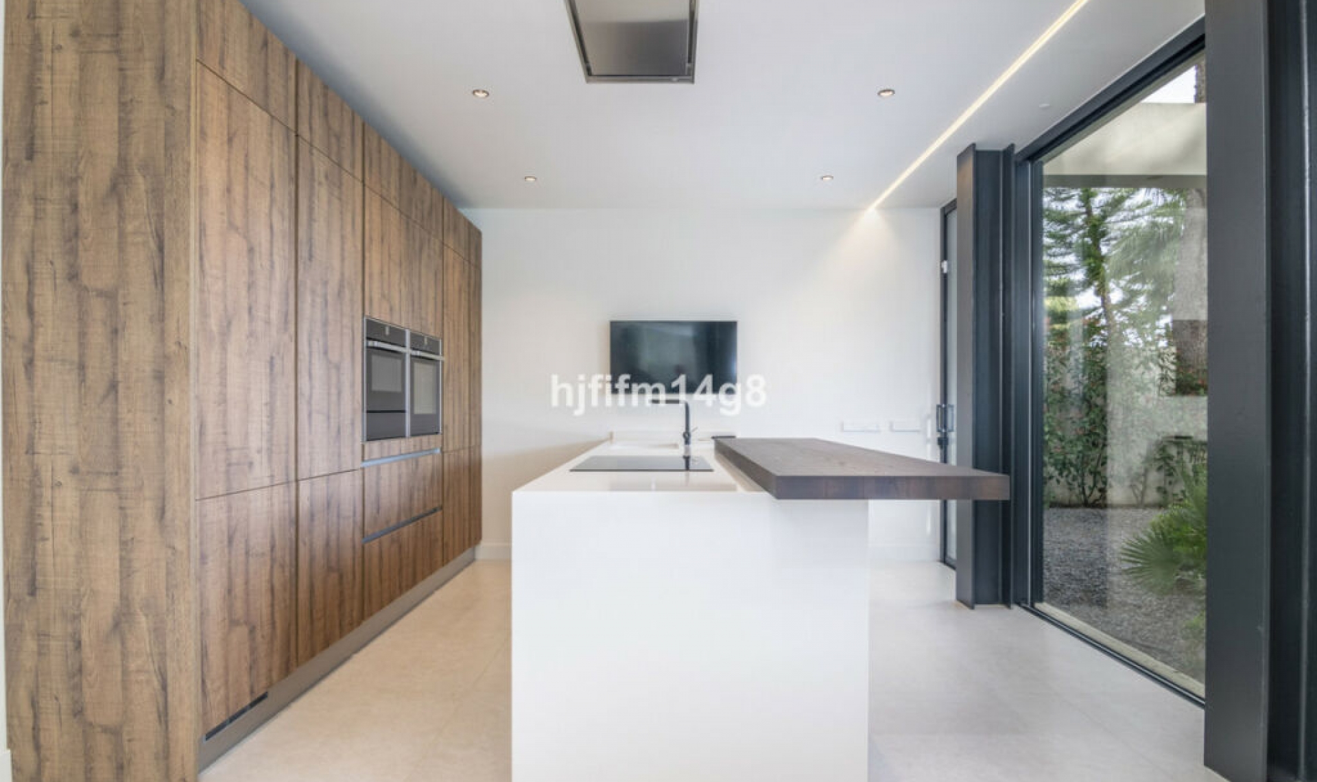 Resale - House -
The Golden Mile
