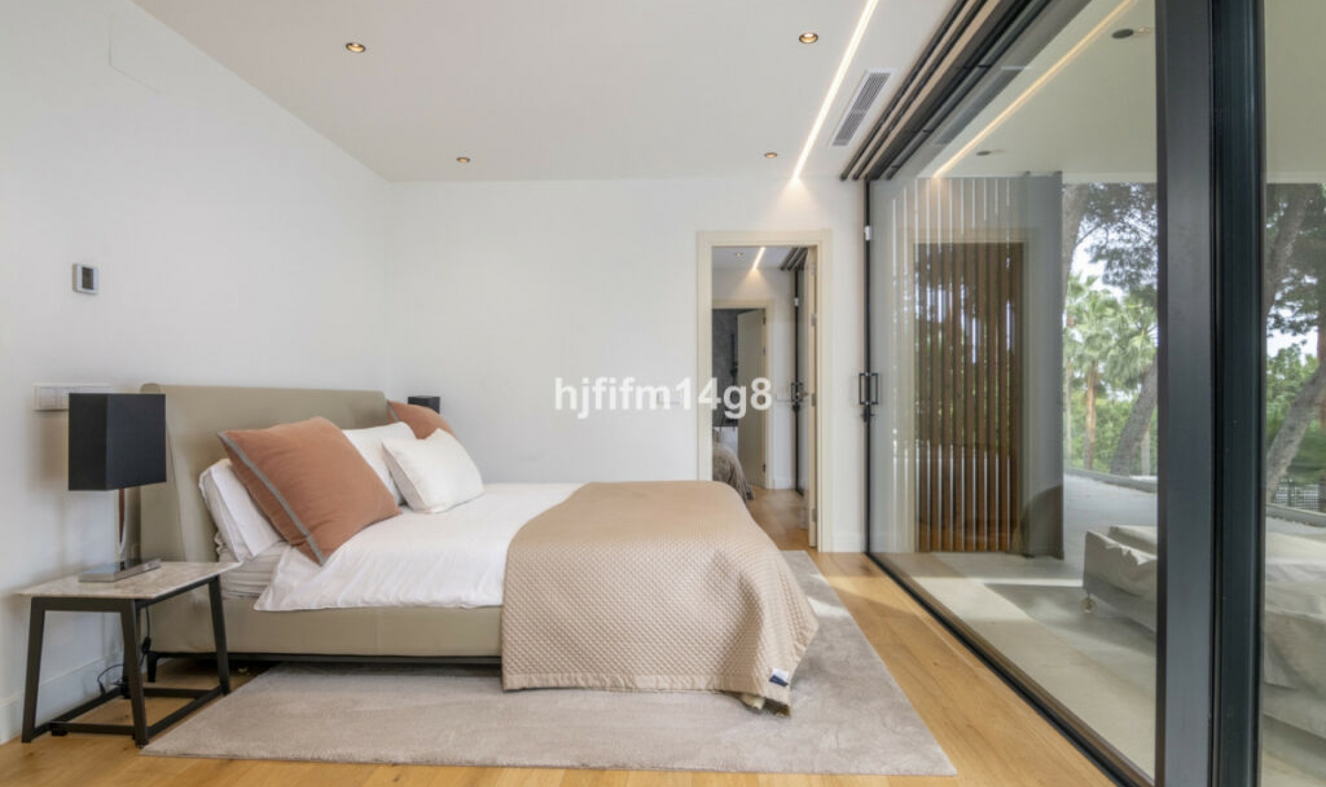 Resale - House -
The Golden Mile