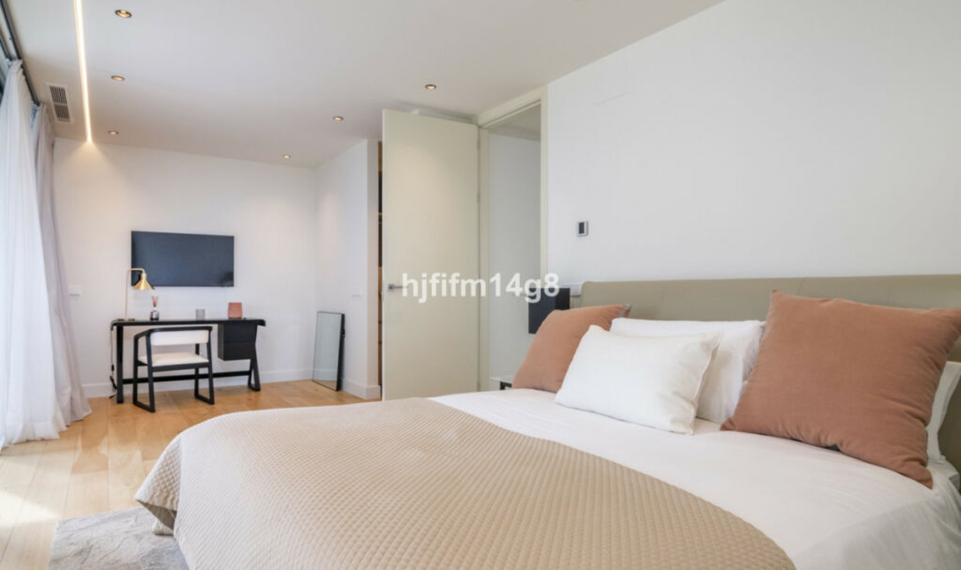 Resale - House -
The Golden Mile