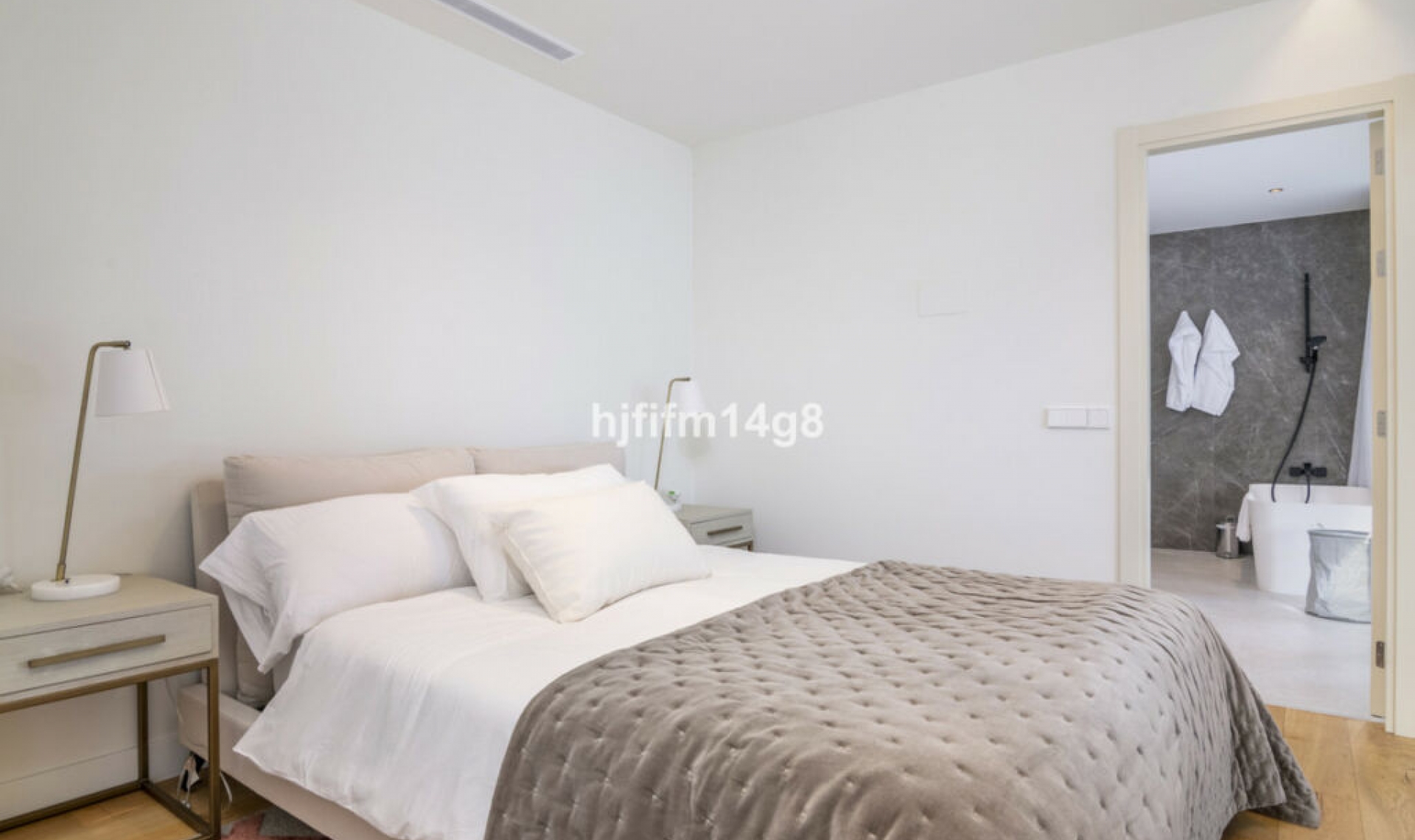 Resale - House -
The Golden Mile