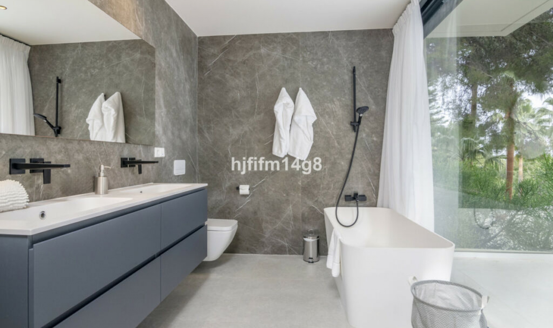 Resale - House -
The Golden Mile