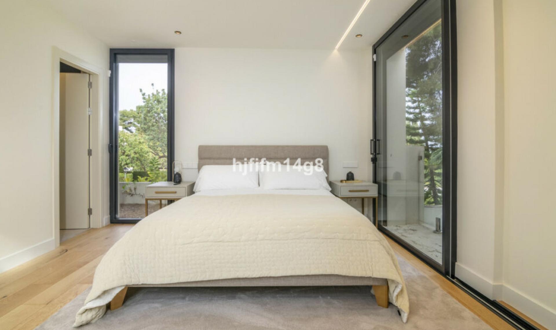 Resale - House -
The Golden Mile