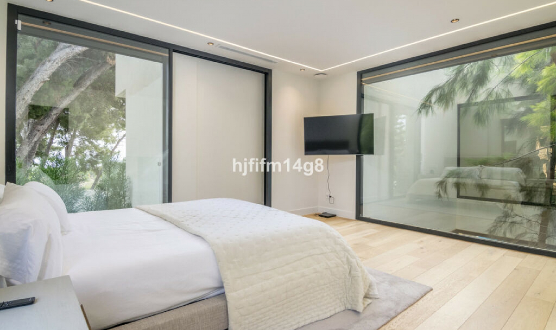 Resale - House -
The Golden Mile