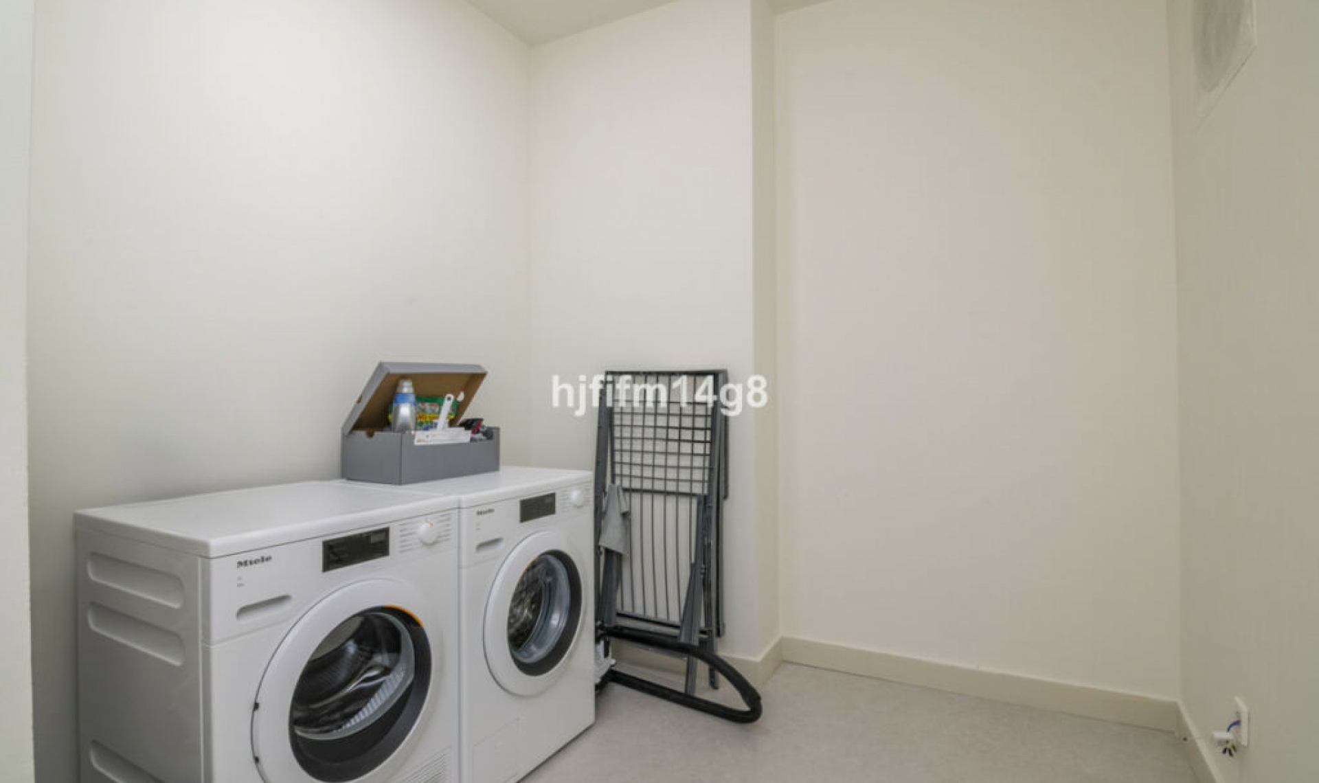Resale - House -
The Golden Mile