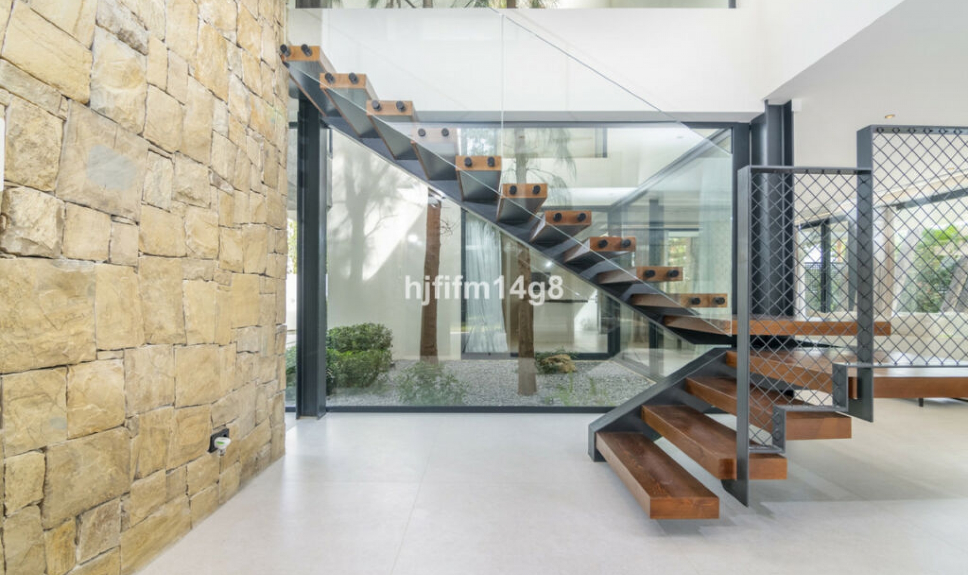 Resale - House -
The Golden Mile