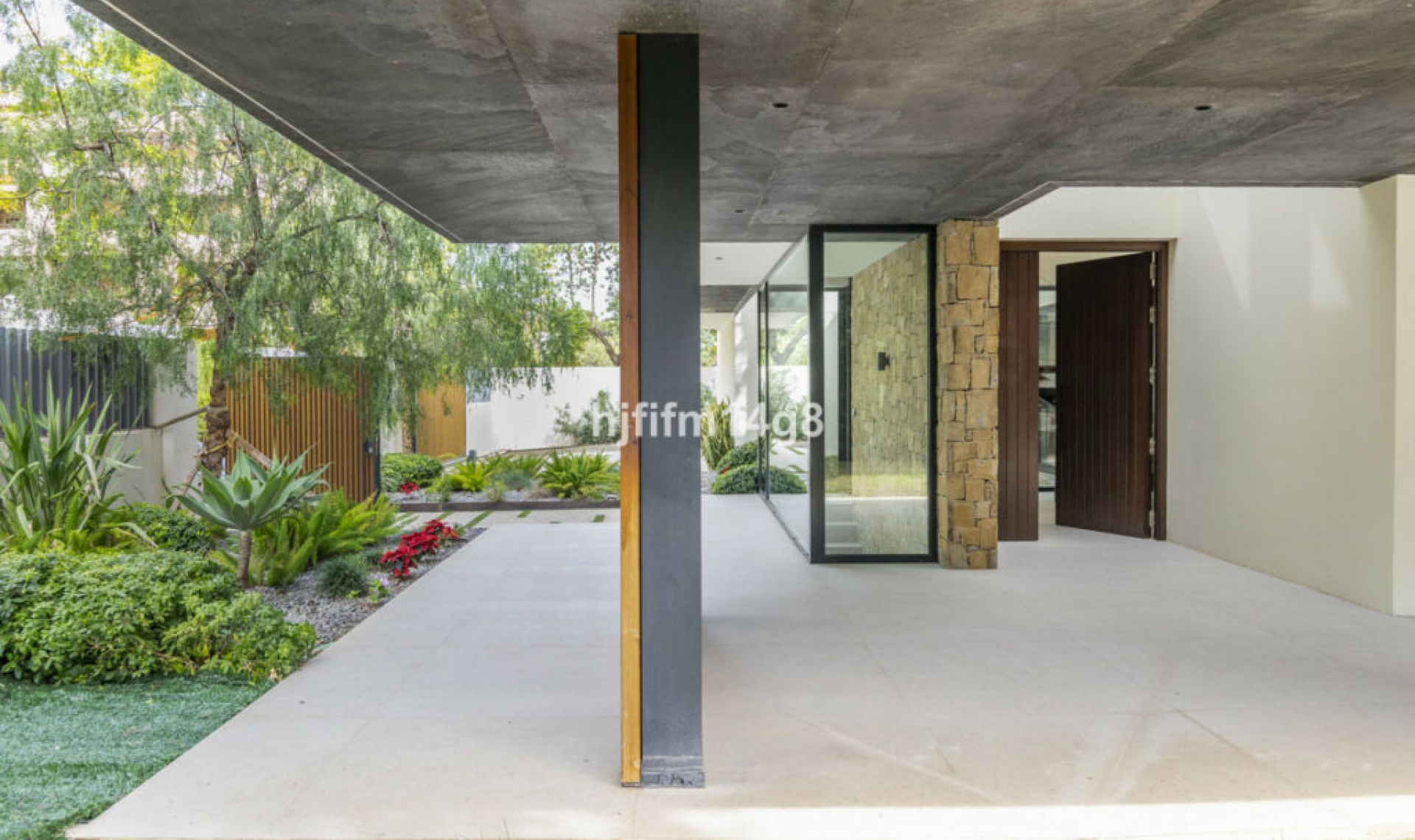 Resale - House -
The Golden Mile