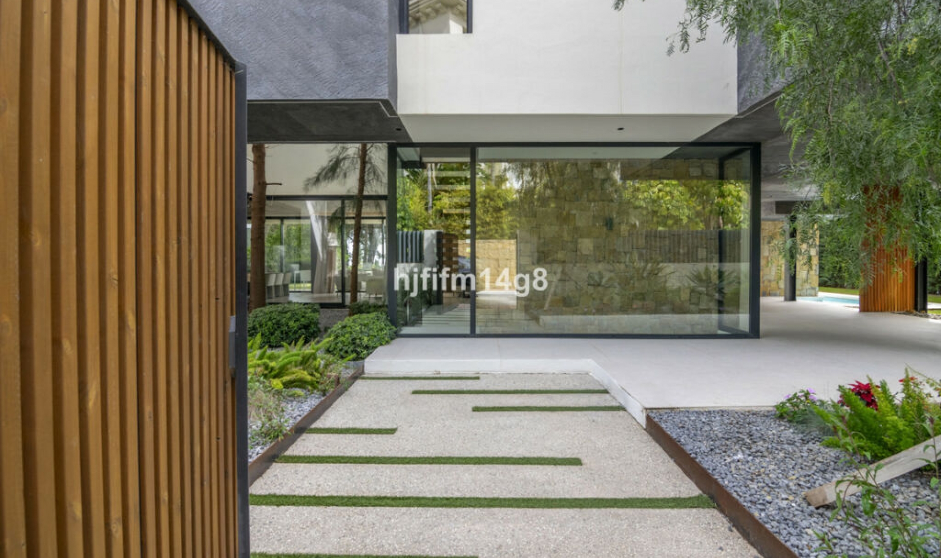 Resale - House -
The Golden Mile
