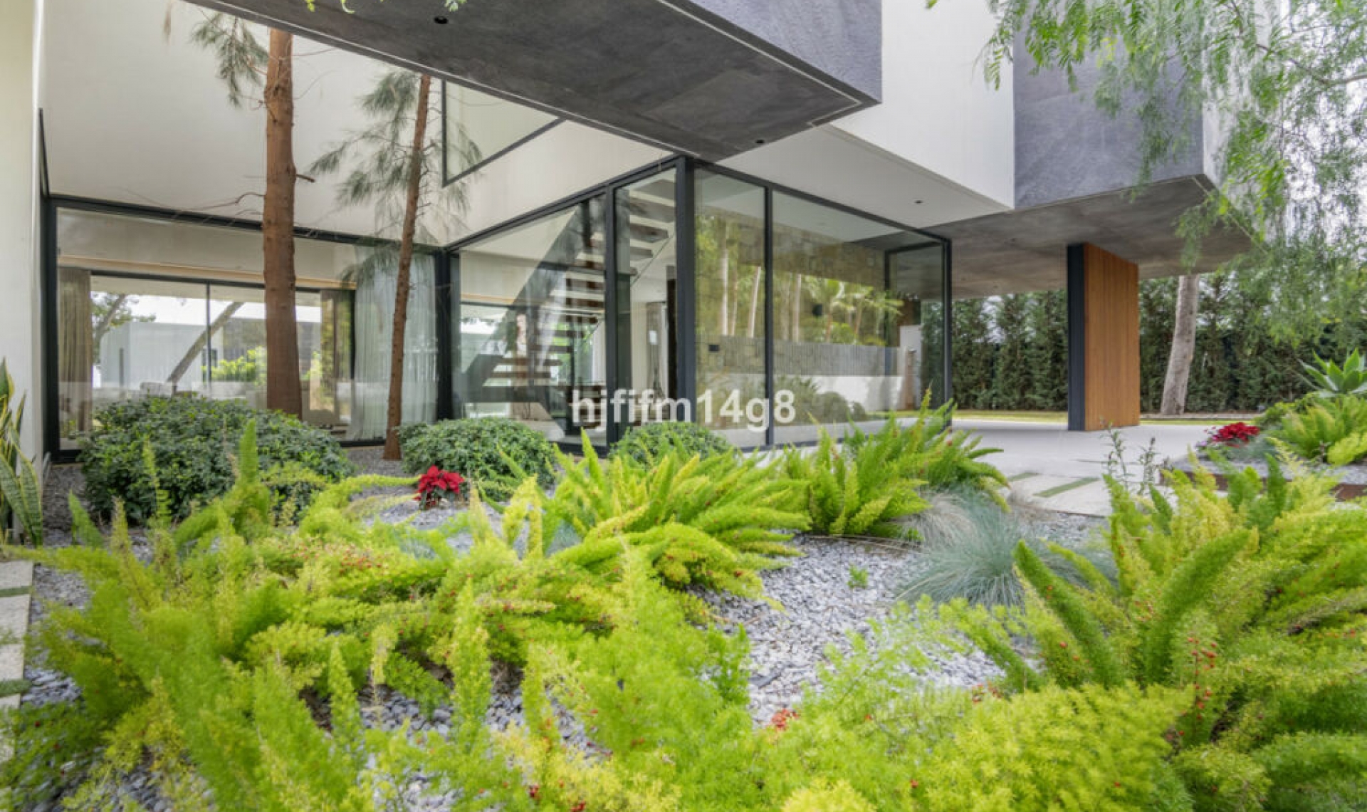Resale - House -
The Golden Mile
