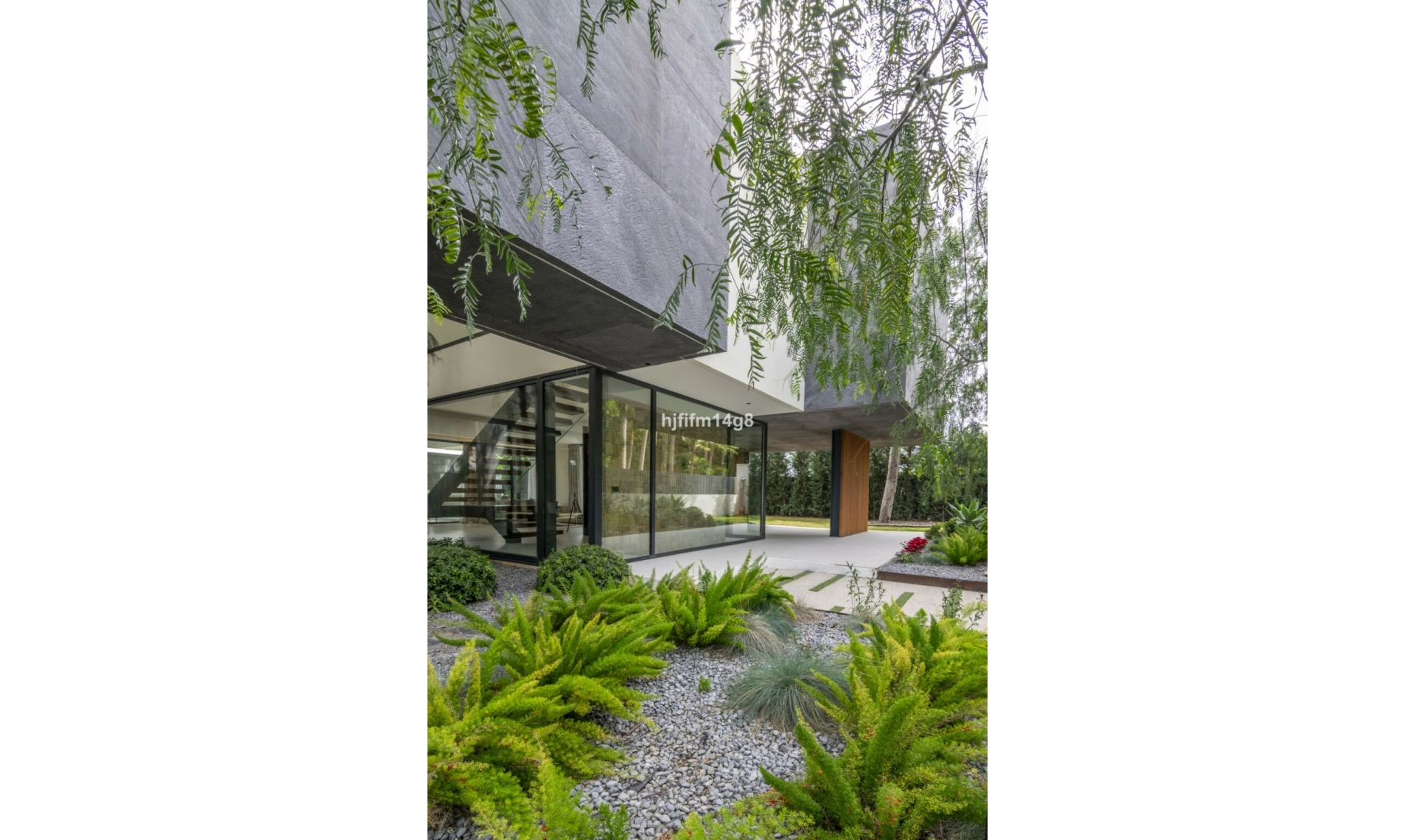 Resale - House -
The Golden Mile