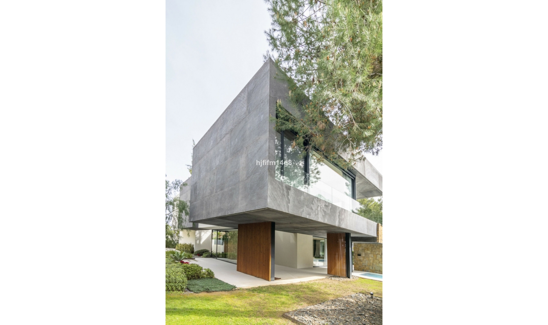 Resale - House -
The Golden Mile