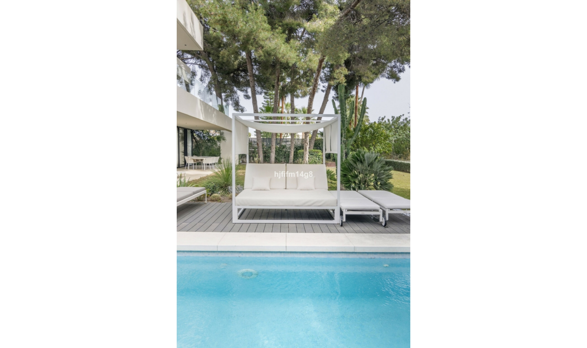 Resale - House -
The Golden Mile