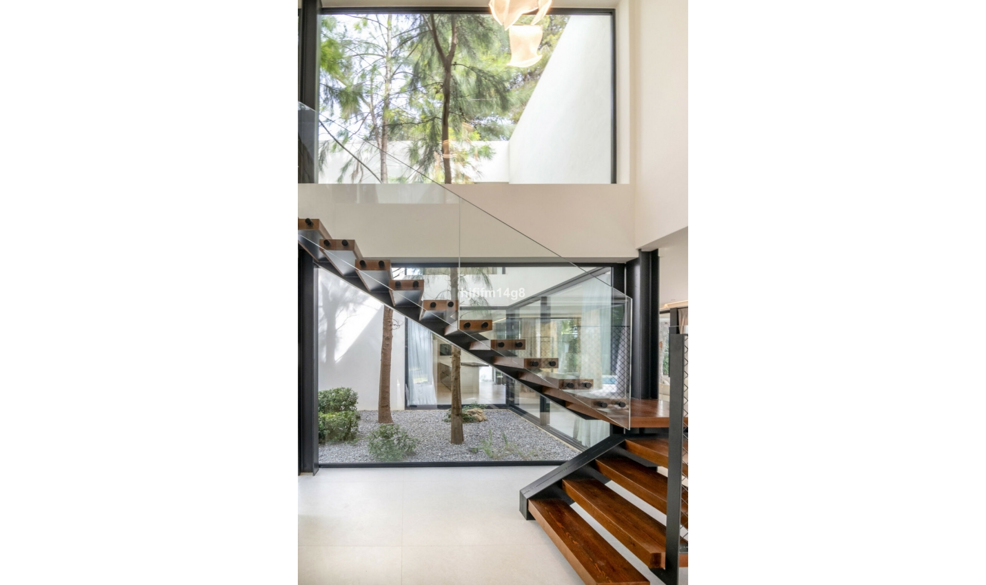 Resale - House -
The Golden Mile