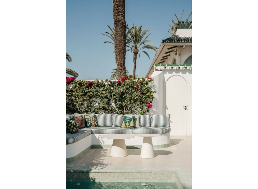 Resale - House -
The Golden Mile