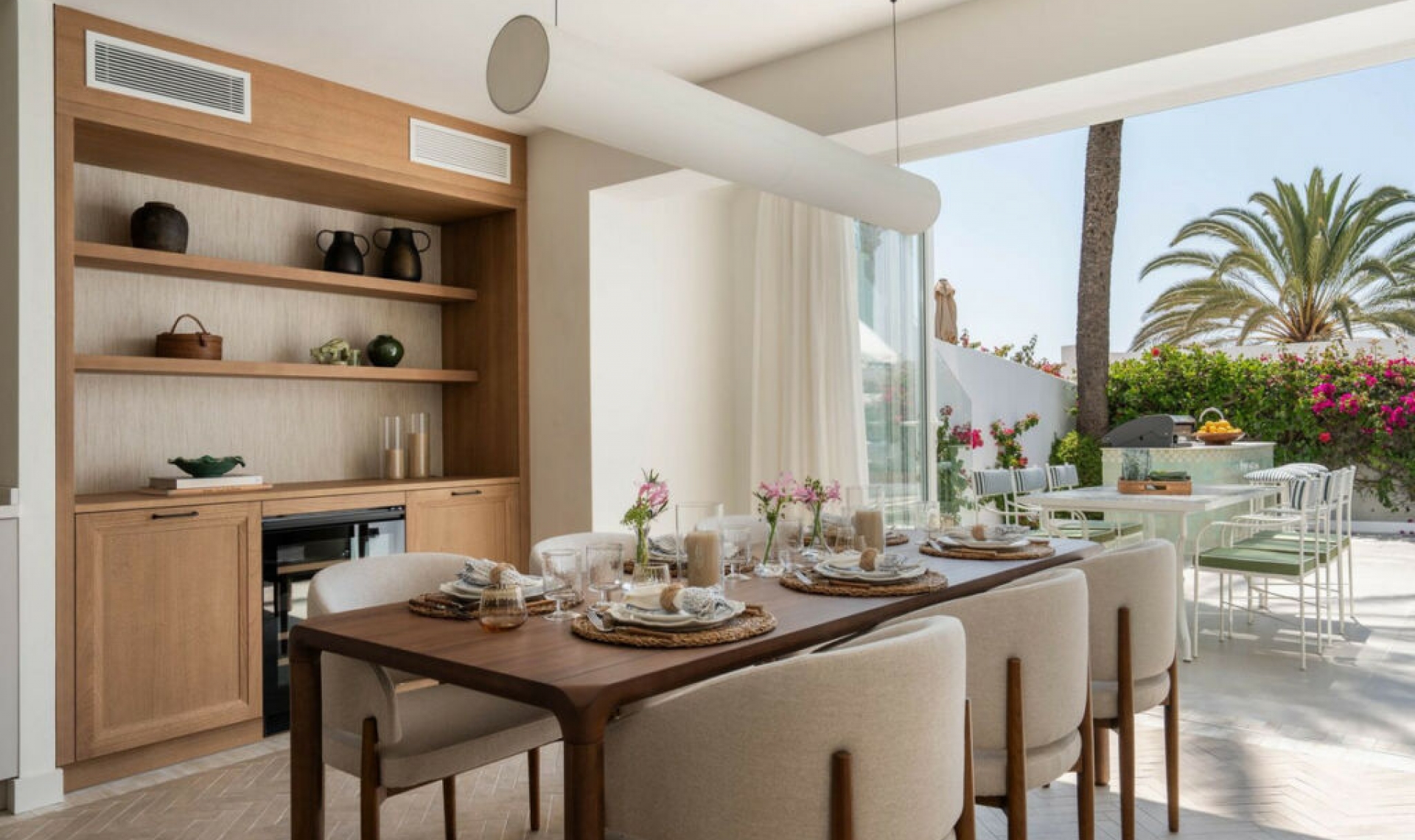 Resale - House -
The Golden Mile
