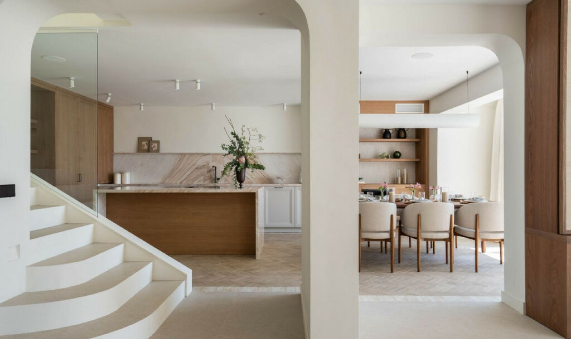 Resale - House -
The Golden Mile