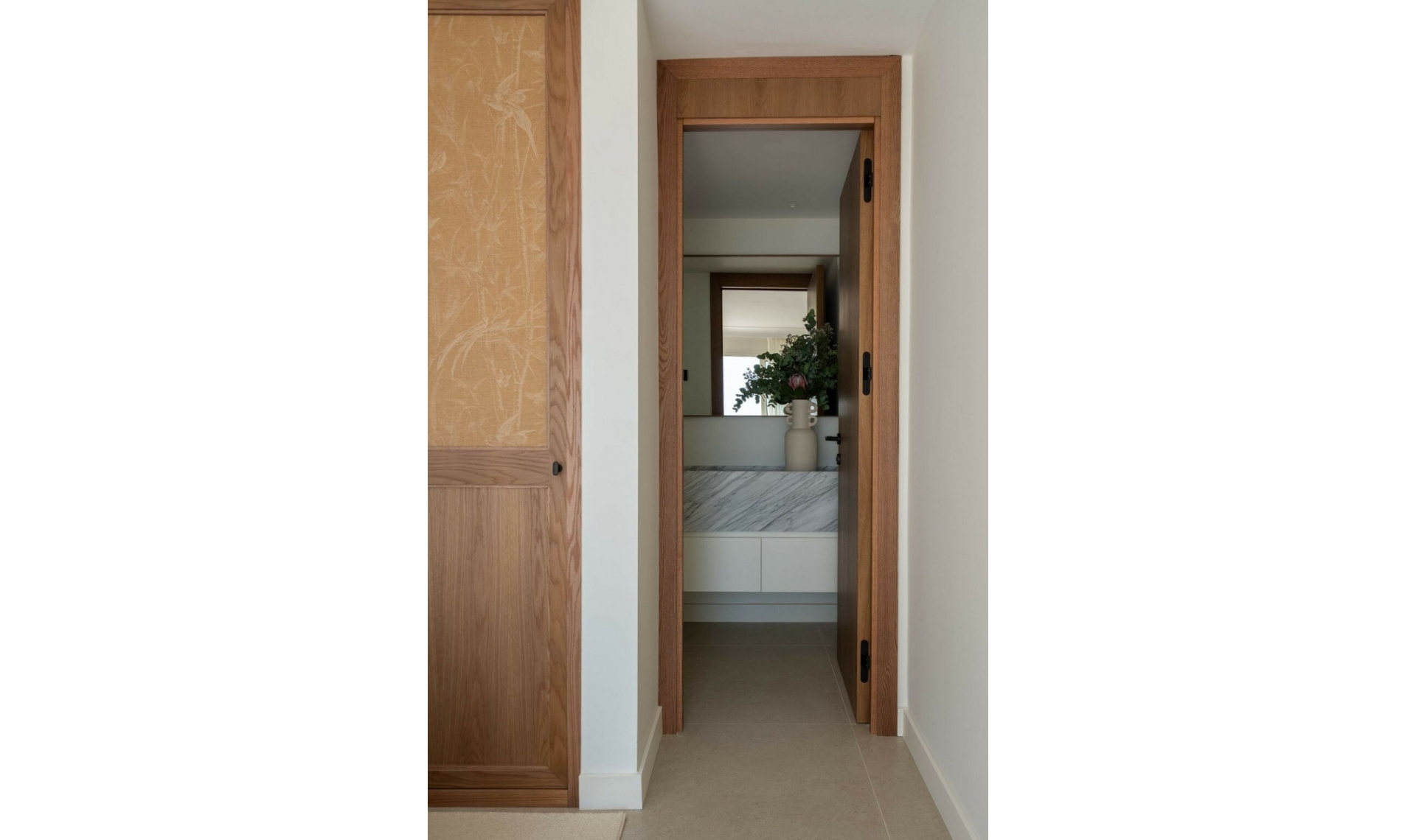 Resale - House -
The Golden Mile