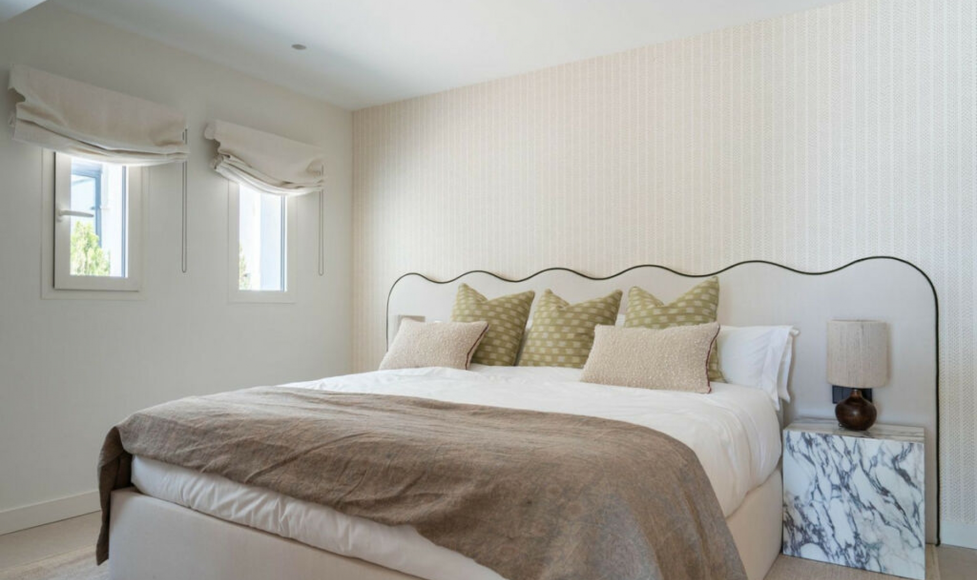 Resale - House -
The Golden Mile