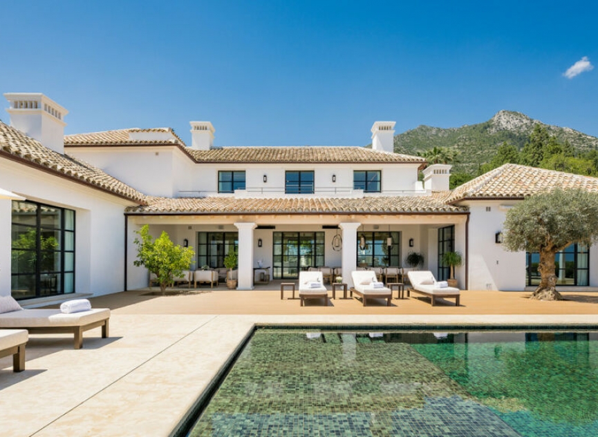 Resale - House -
The Golden Mile