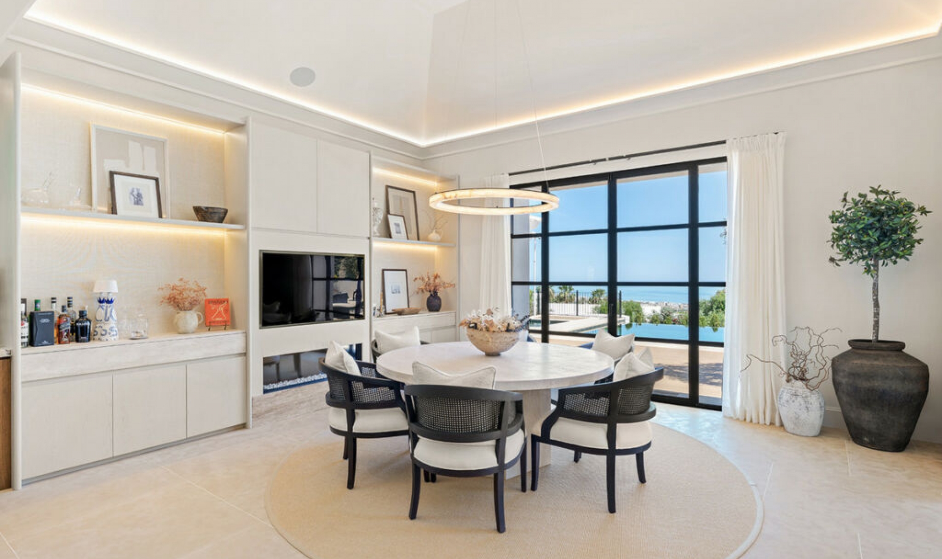 Resale - House -
The Golden Mile