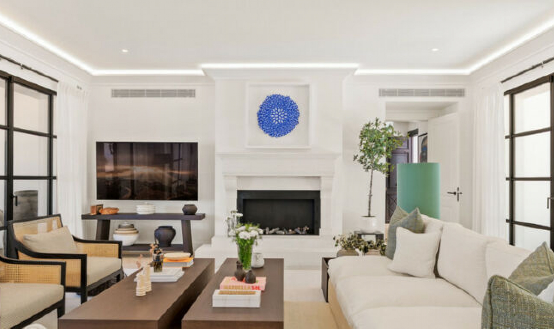 Resale - House -
The Golden Mile
