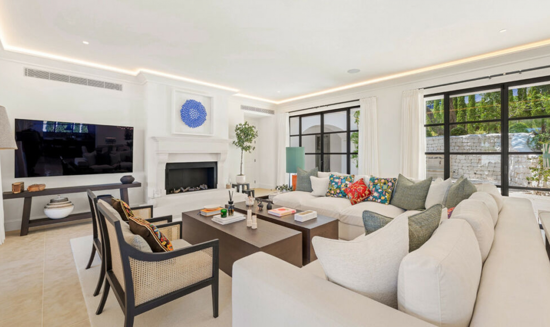 Resale - House -
The Golden Mile